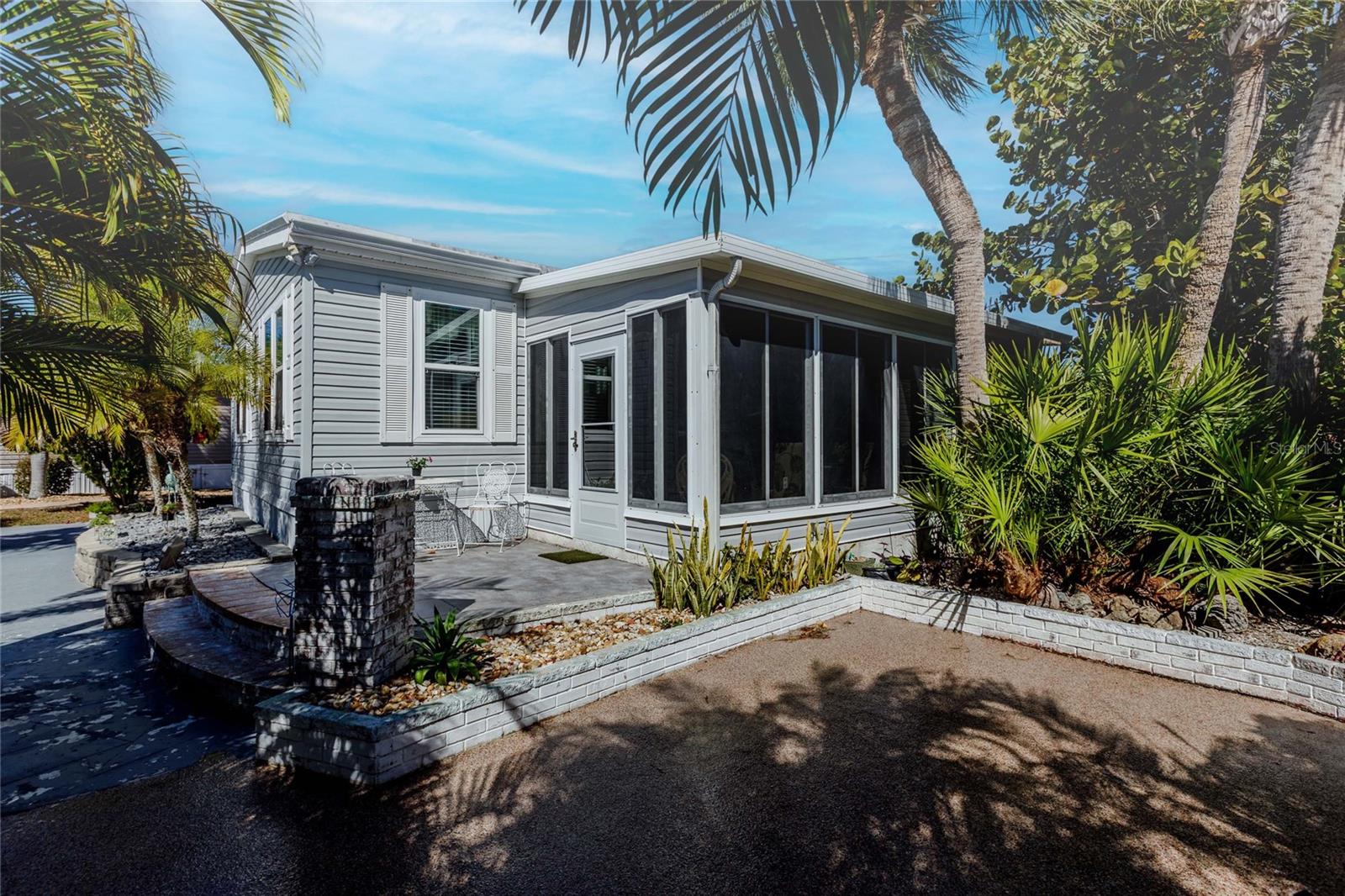 Image 3 of 59 For 2100 Kings Highway 52