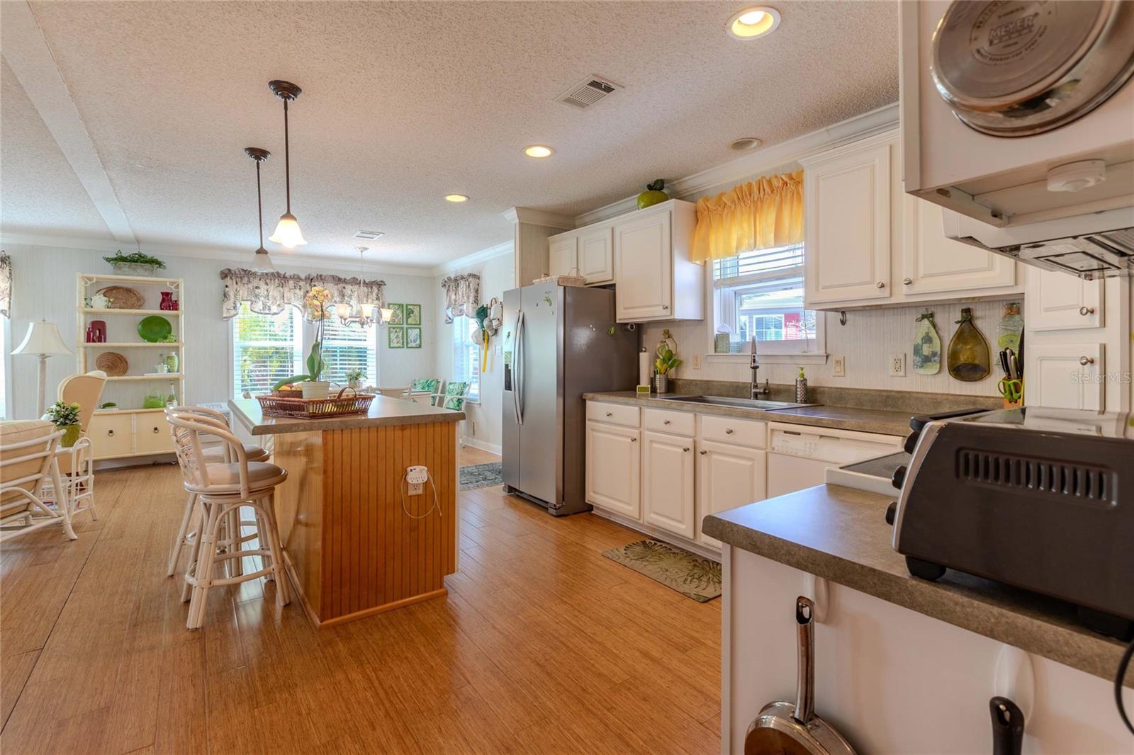 Image 7 of 59 For 2100 Kings Highway 52