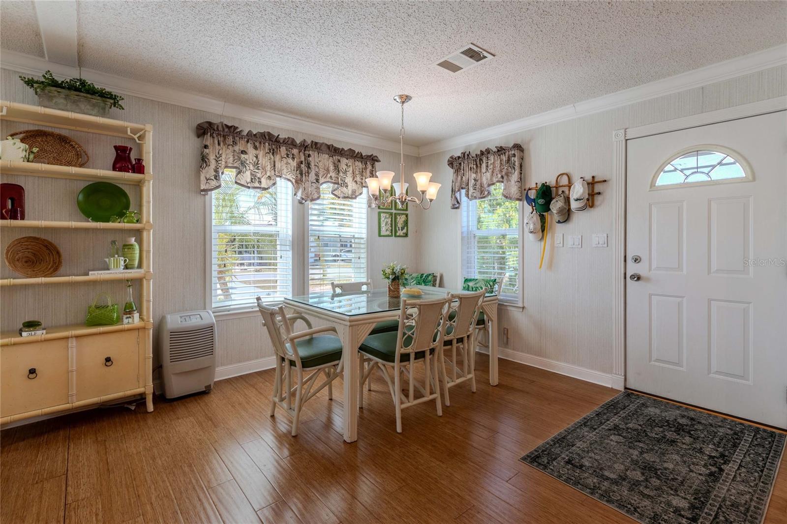 Image 9 of 59 For 2100 Kings Highway 52