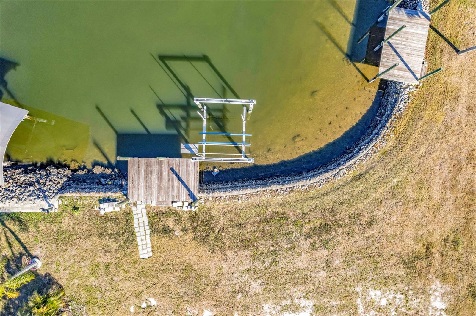 Image 10 of 26 For 700 Hollyhill Court