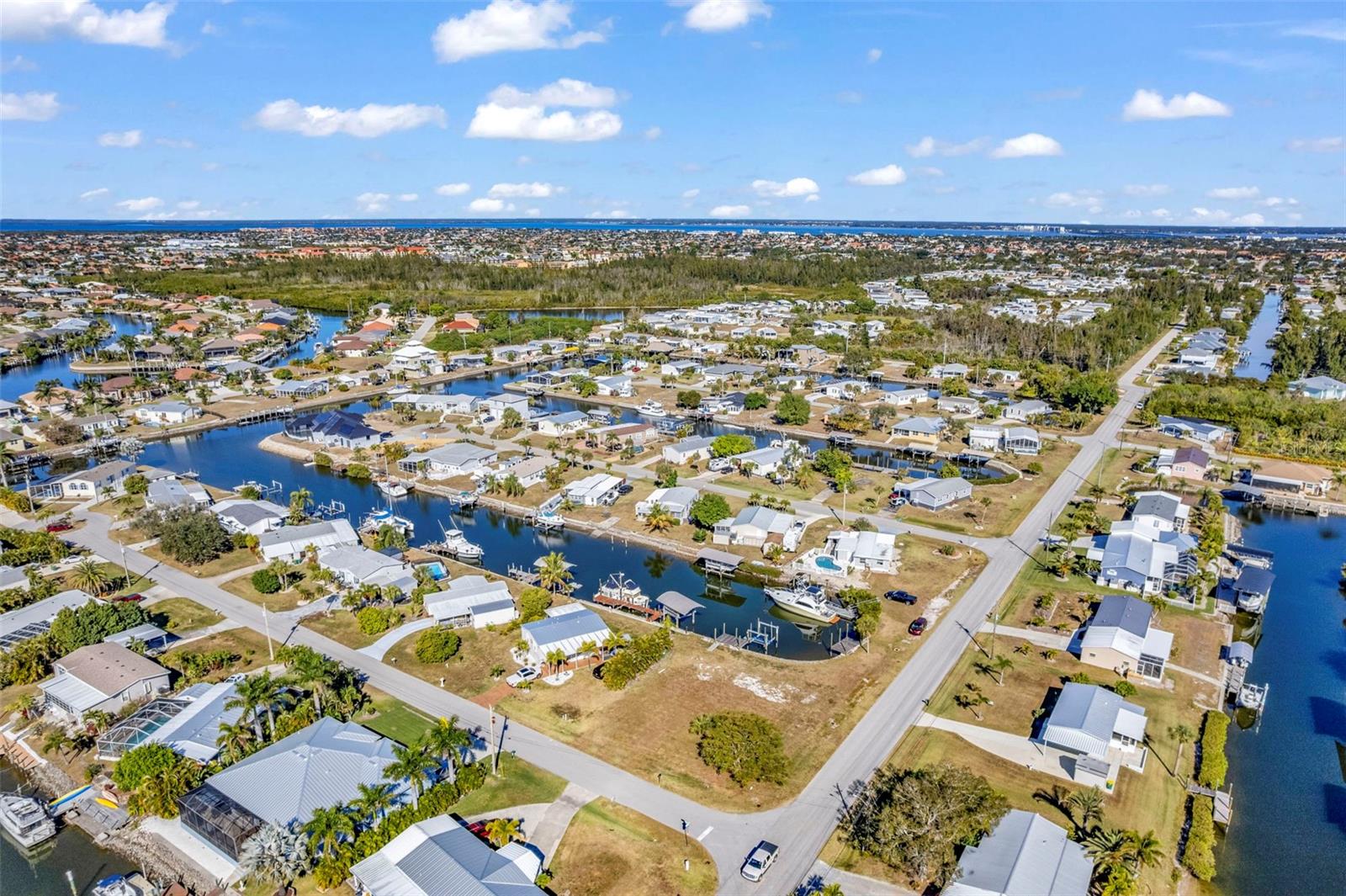 Image 26 of 26 For 700 Hollyhill Court