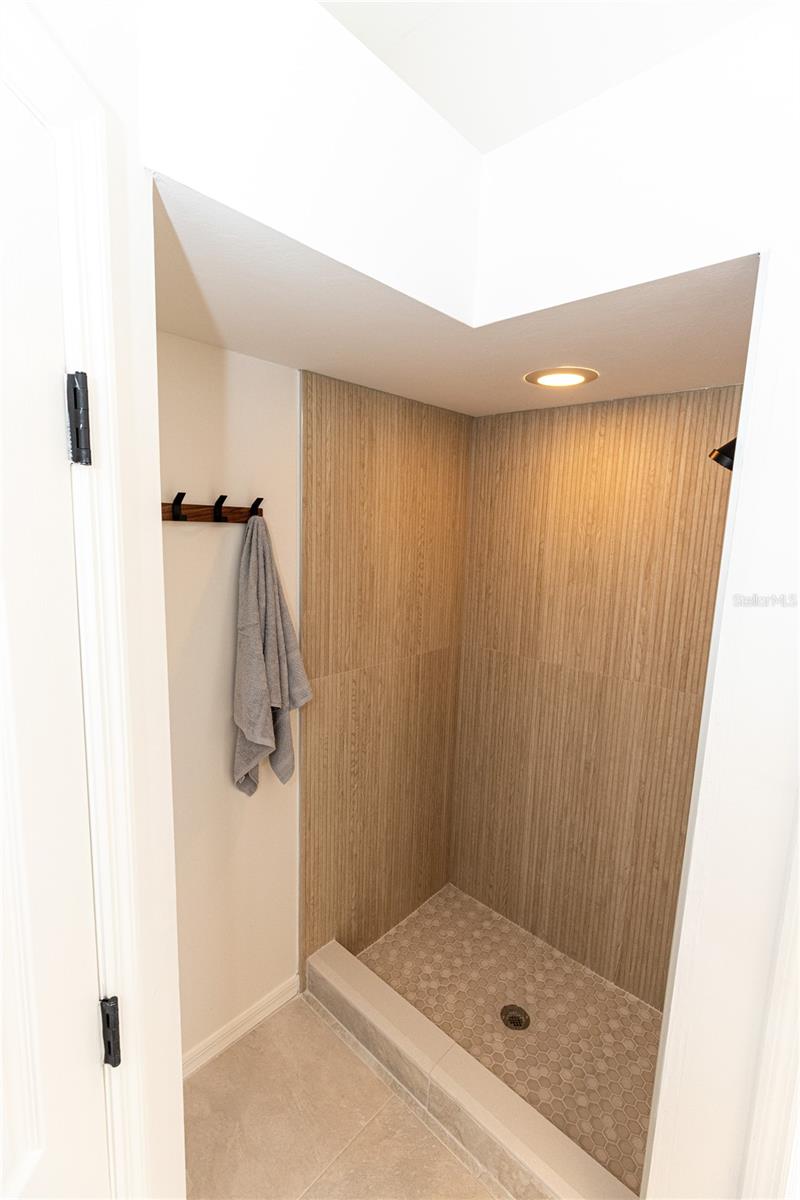 Image 14 of 30 For 2170 Faliron Road