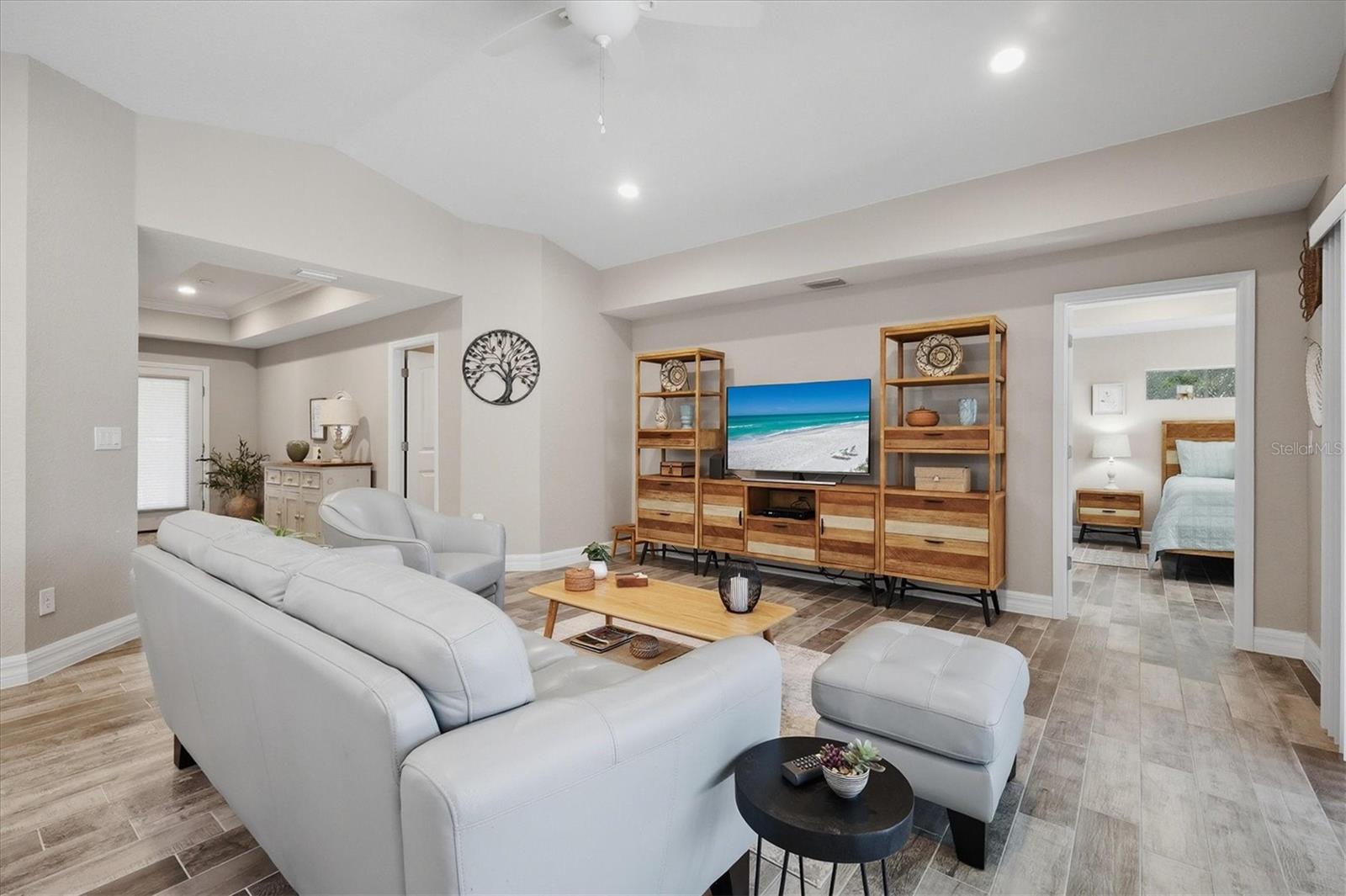 Image 10 of 33 For 106 Red Cedar Park