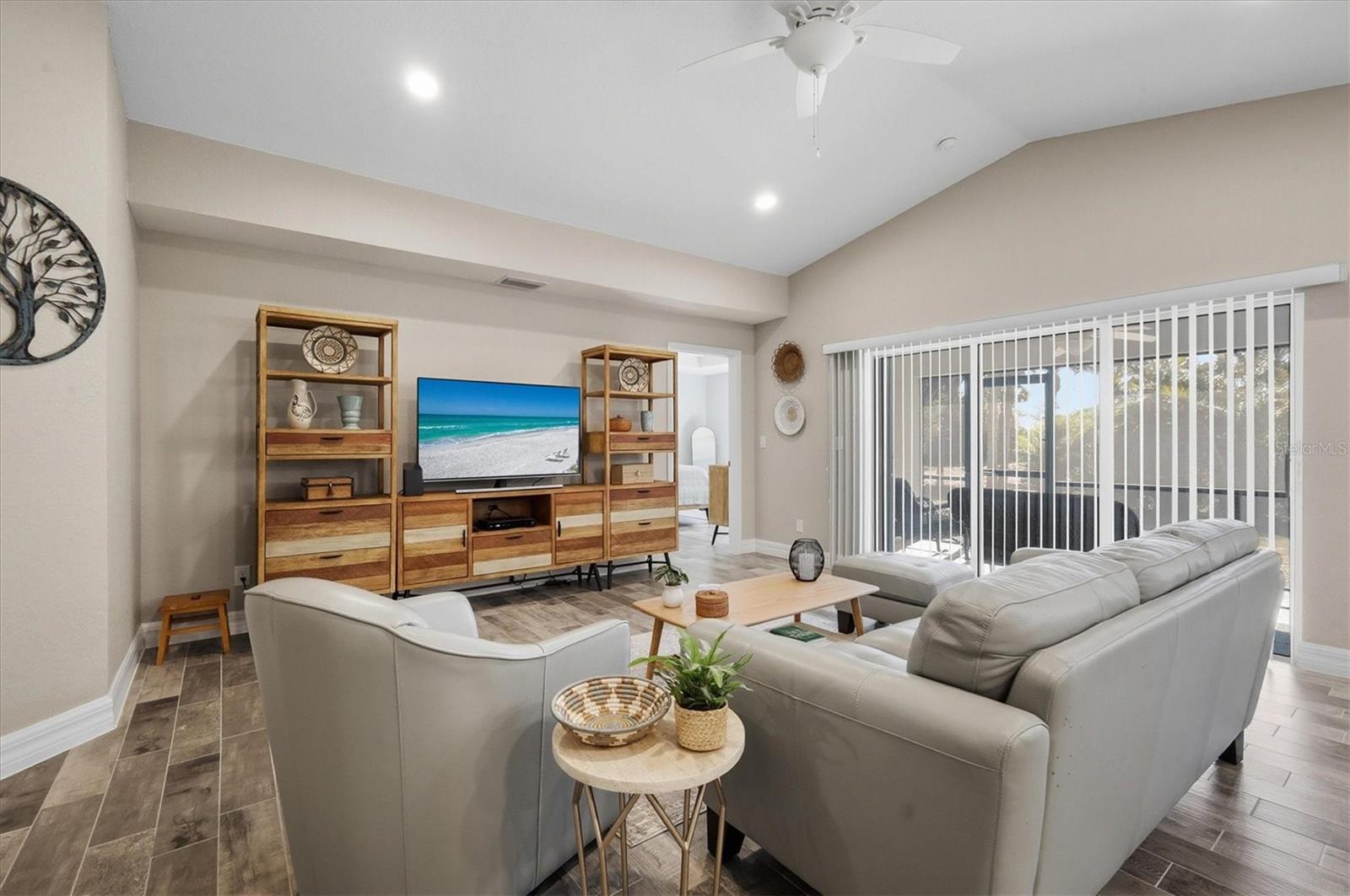 Image 12 of 33 For 106 Red Cedar Park