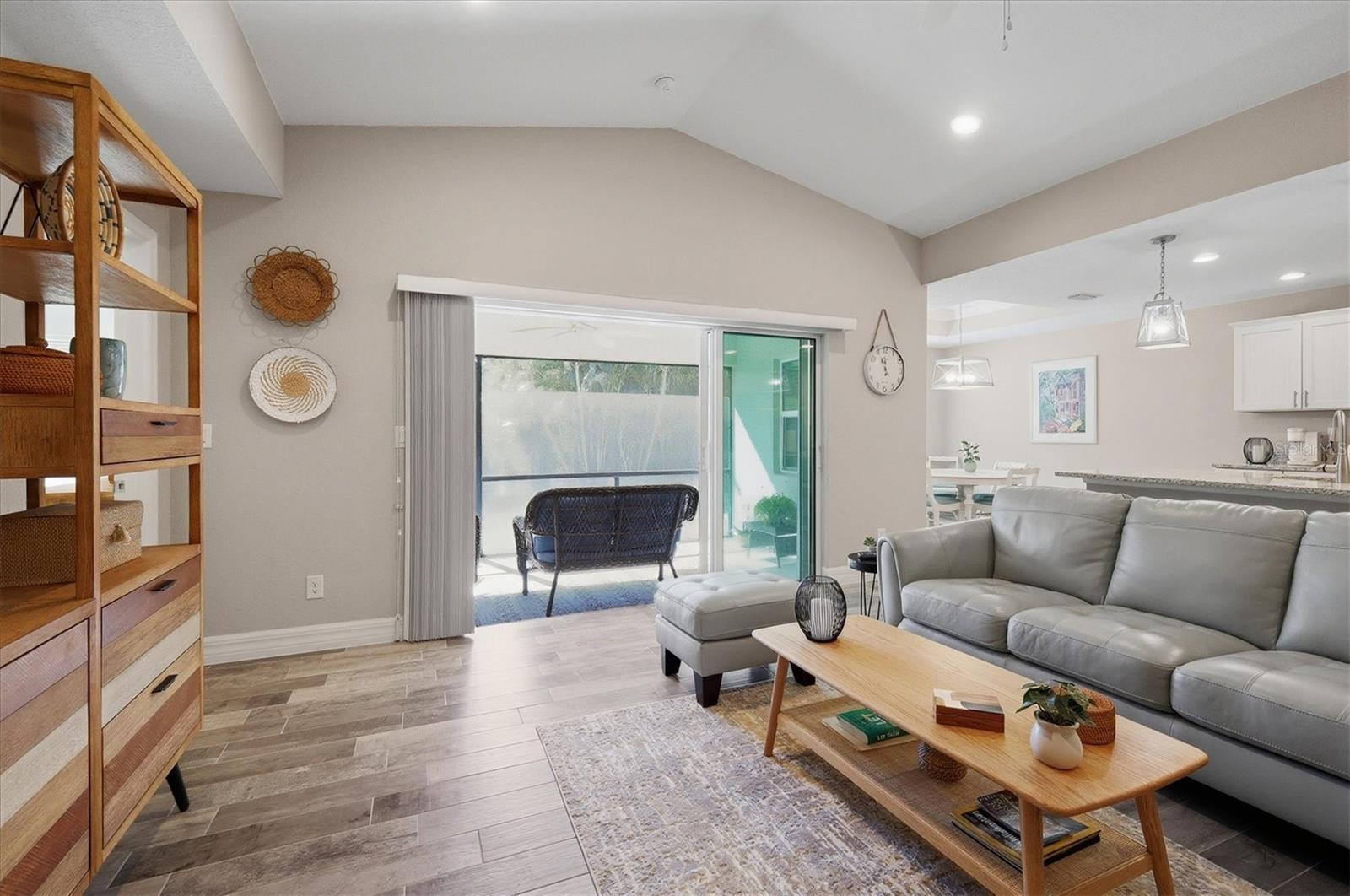 Image 13 of 33 For 106 Red Cedar Park