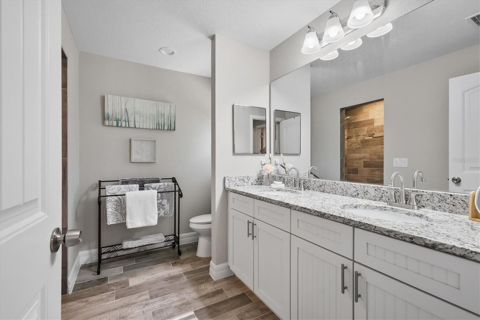 Image 25 of 33 For 106 Red Cedar Park