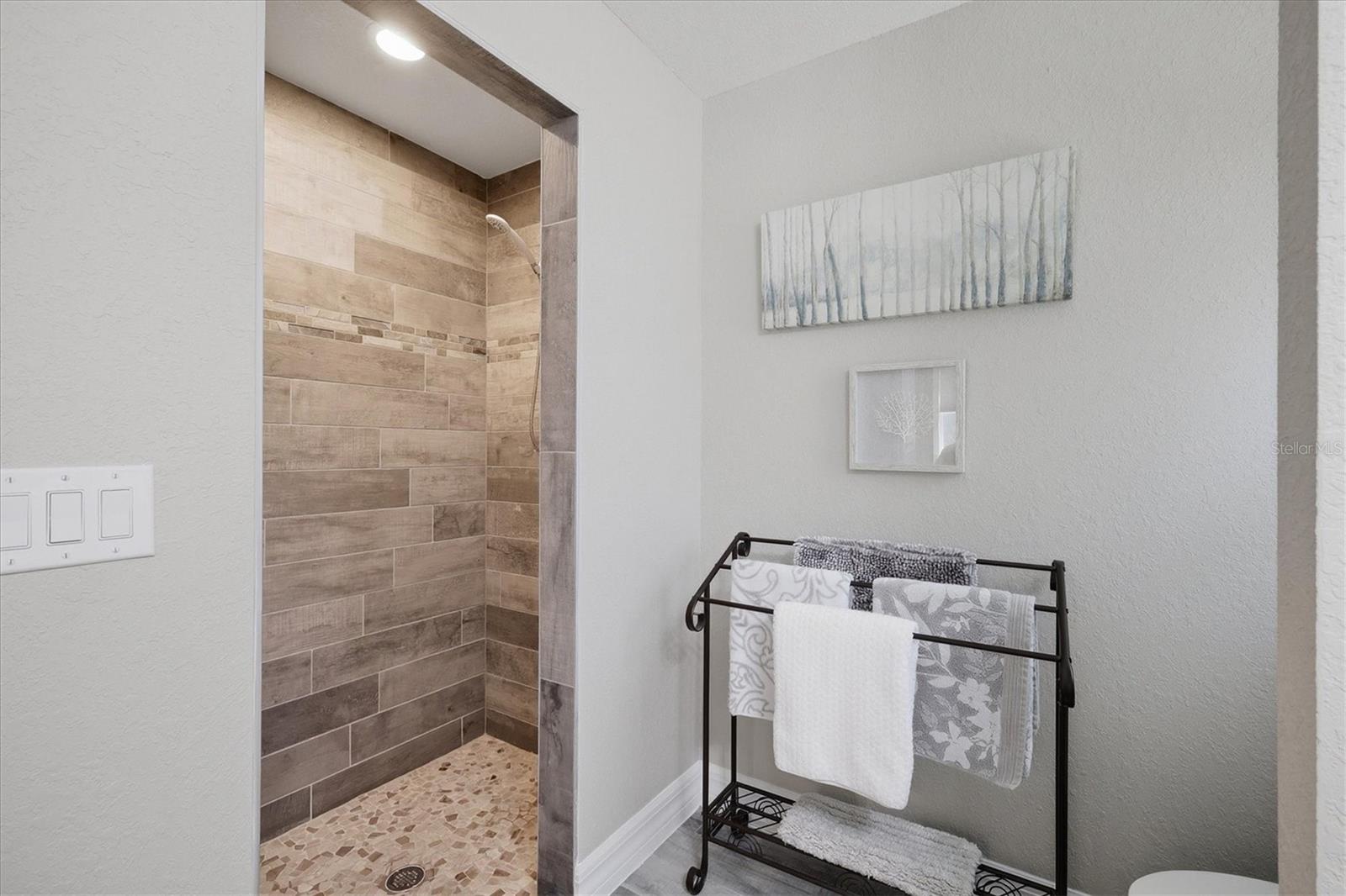 Image 26 of 33 For 106 Red Cedar Park