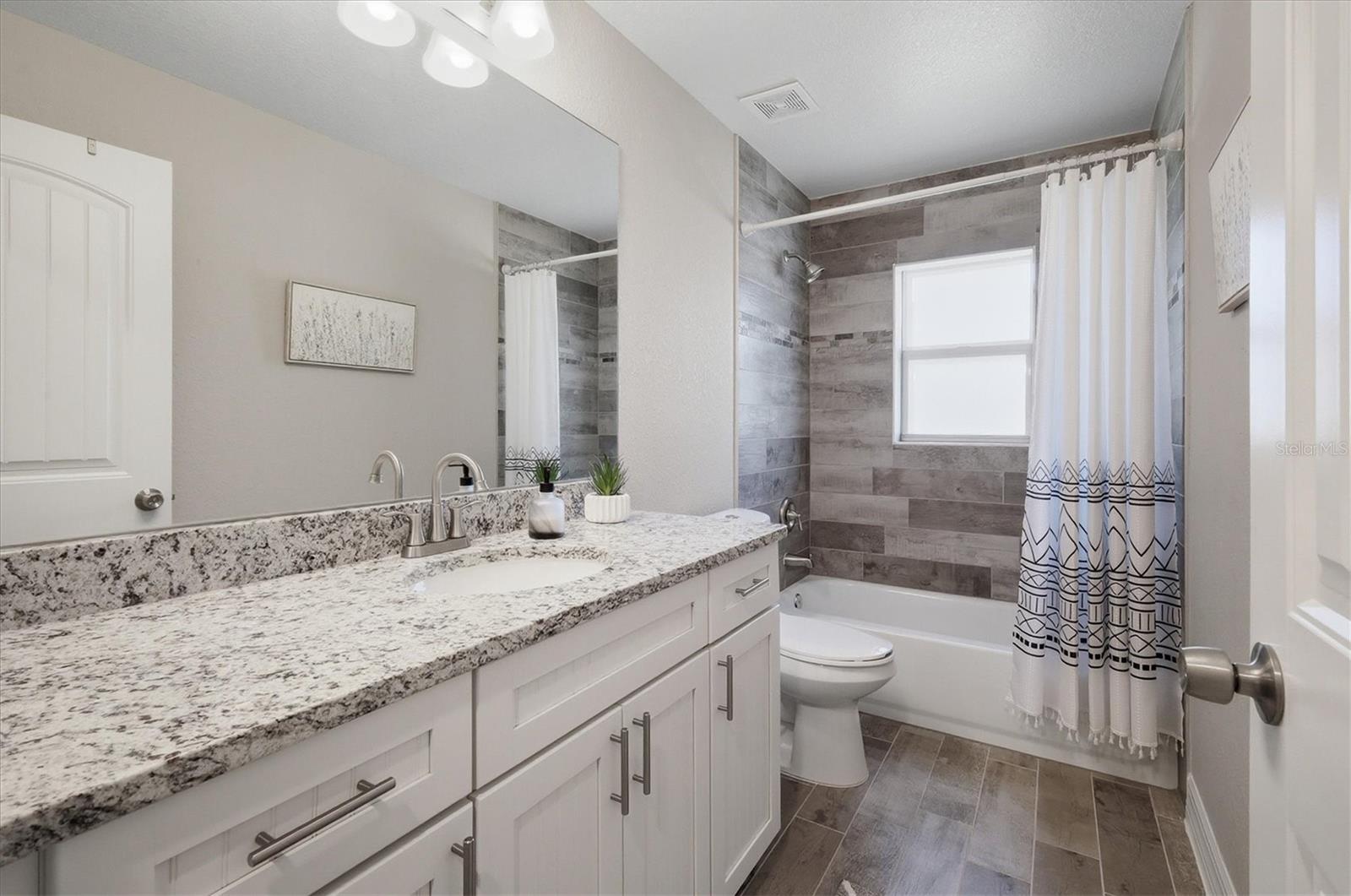 Image 7 of 33 For 106 Red Cedar Park