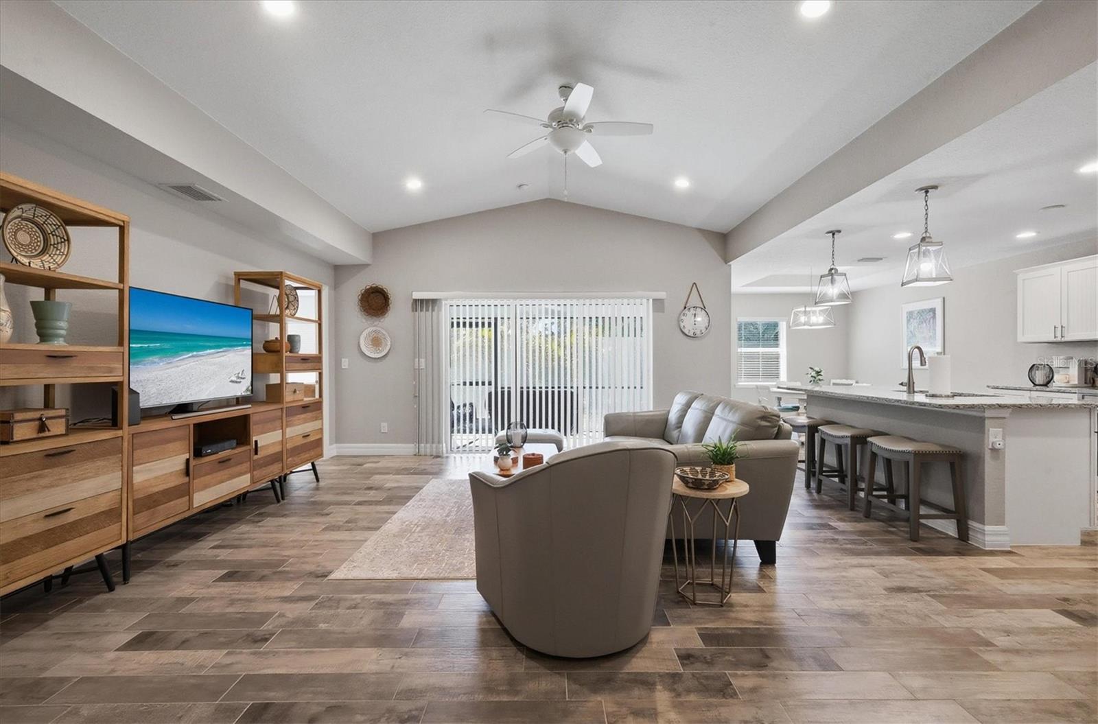 Image 9 of 33 For 106 Red Cedar Park