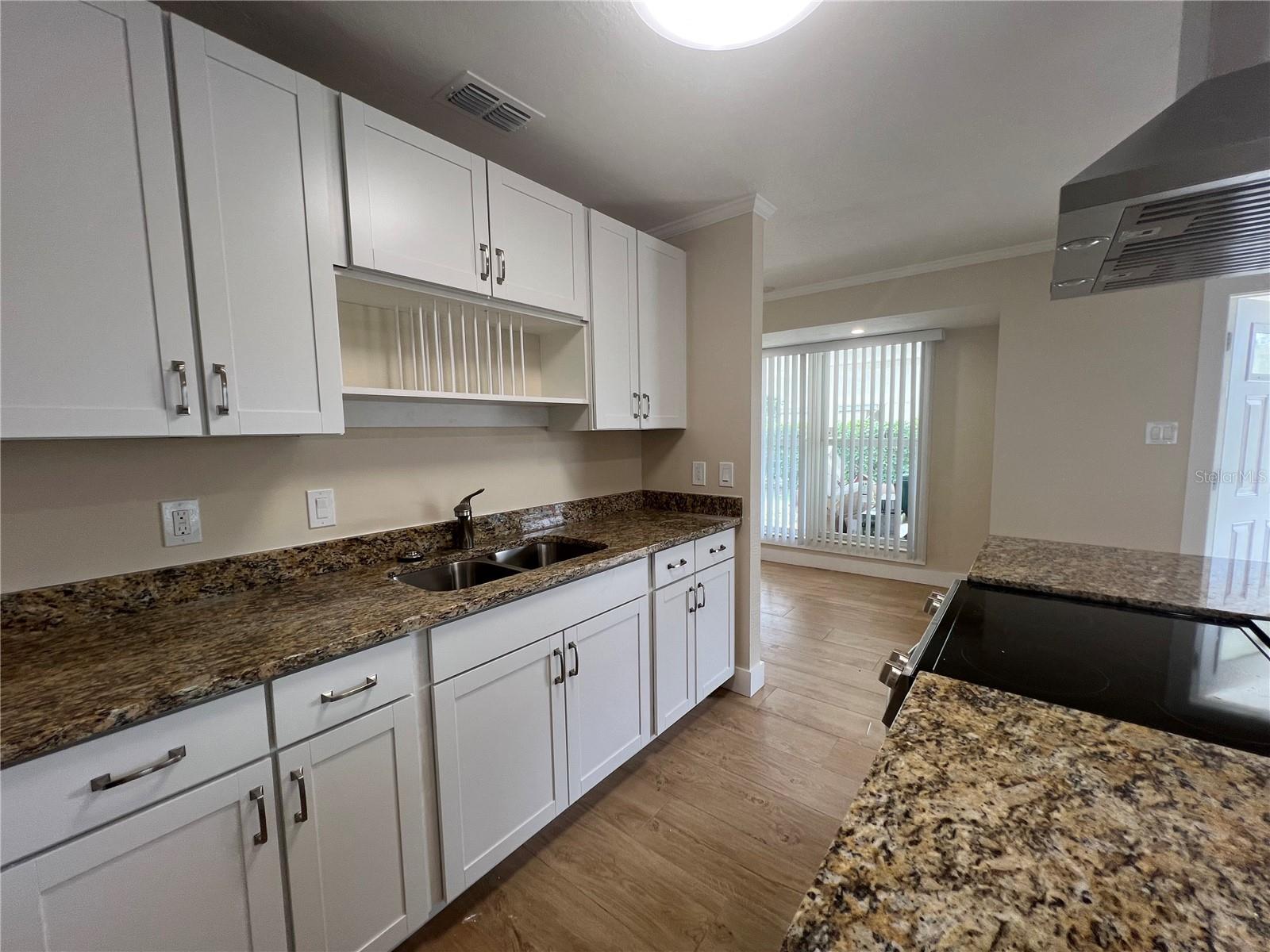 Image 10 of 30 For 2464 Picnic St