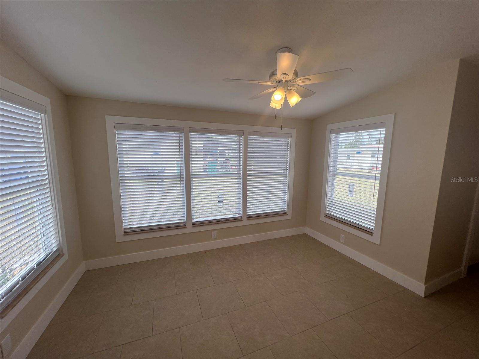 Image 11 of 30 For 2464 Picnic St