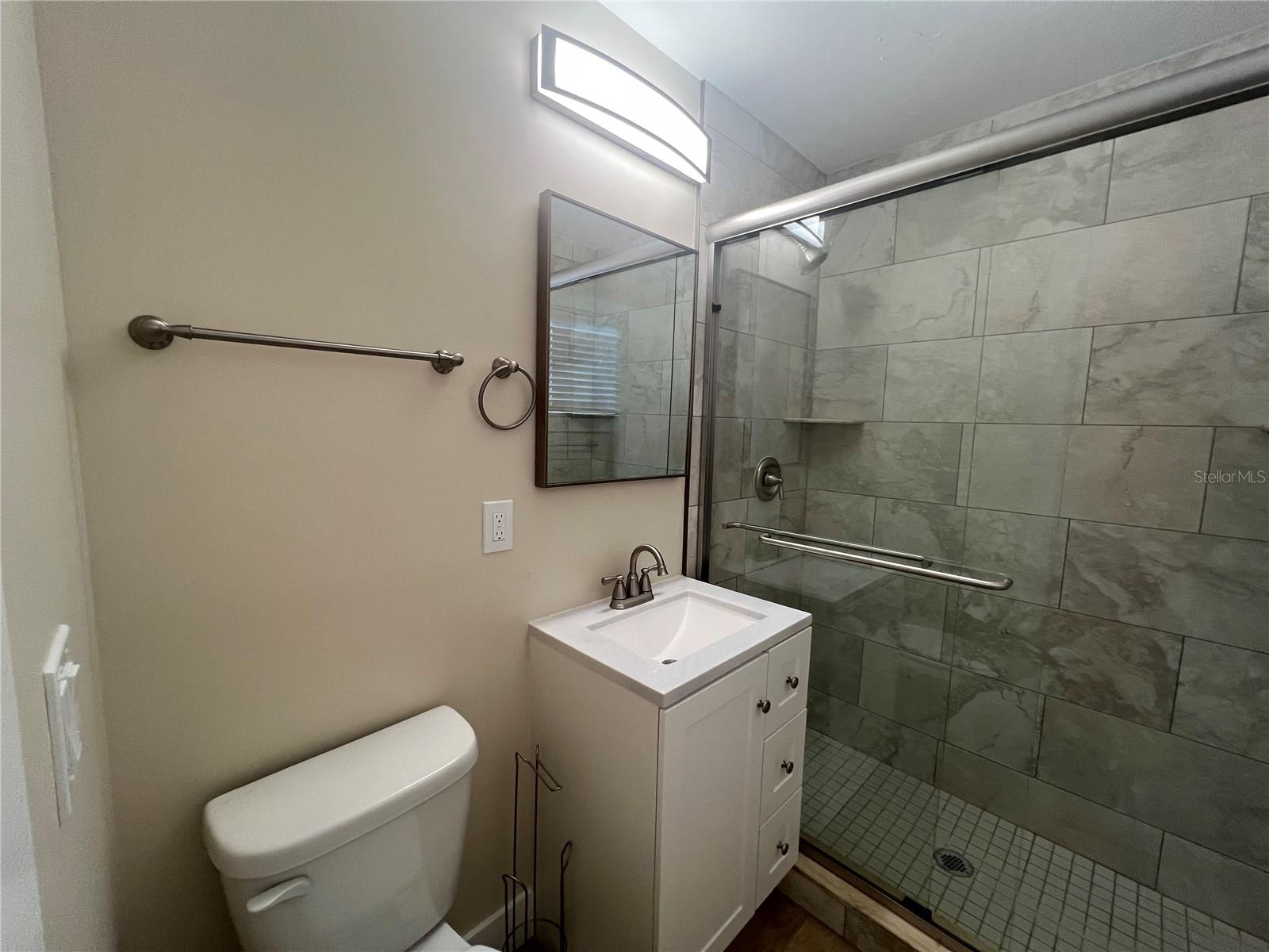 Image 16 of 30 For 2464 Picnic St