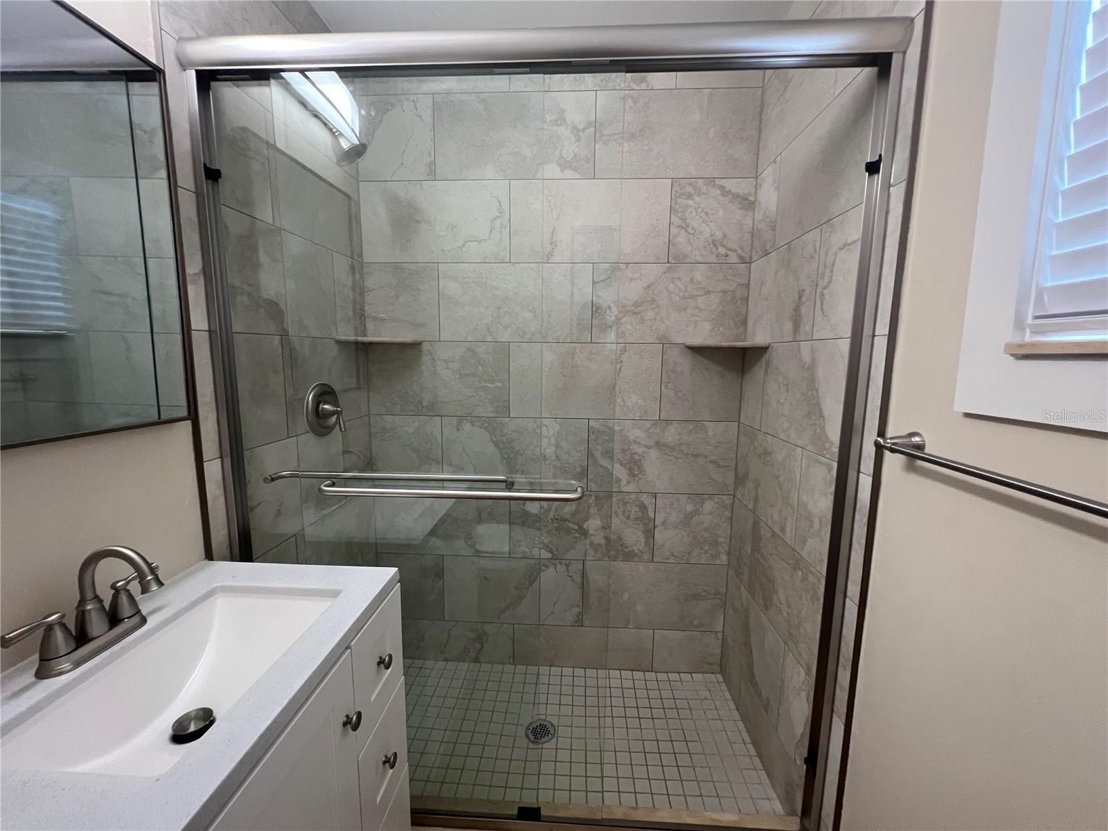 Image 17 of 30 For 2464 Picnic St