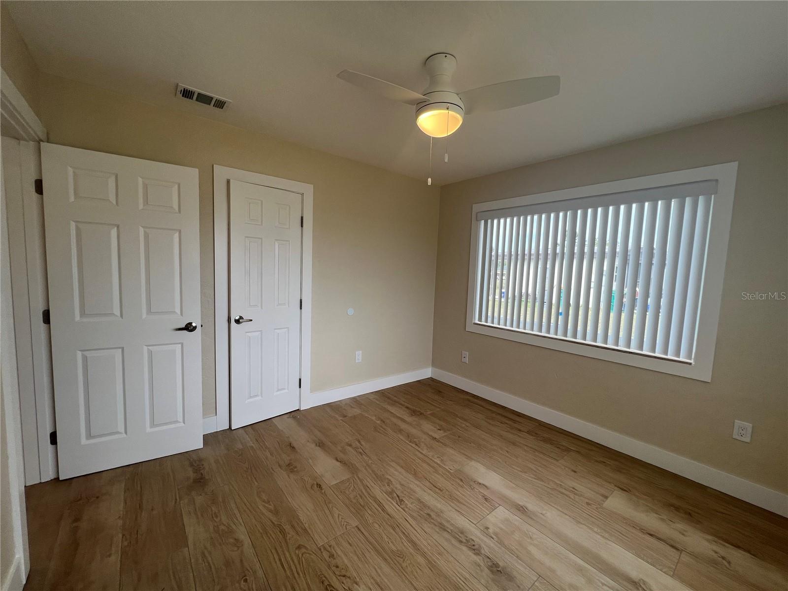 Image 21 of 30 For 2464 Picnic St