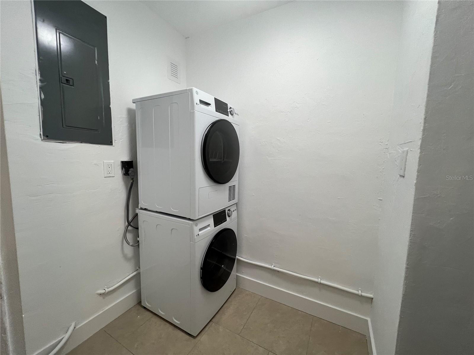 Image 25 of 30 For 2464 Picnic St