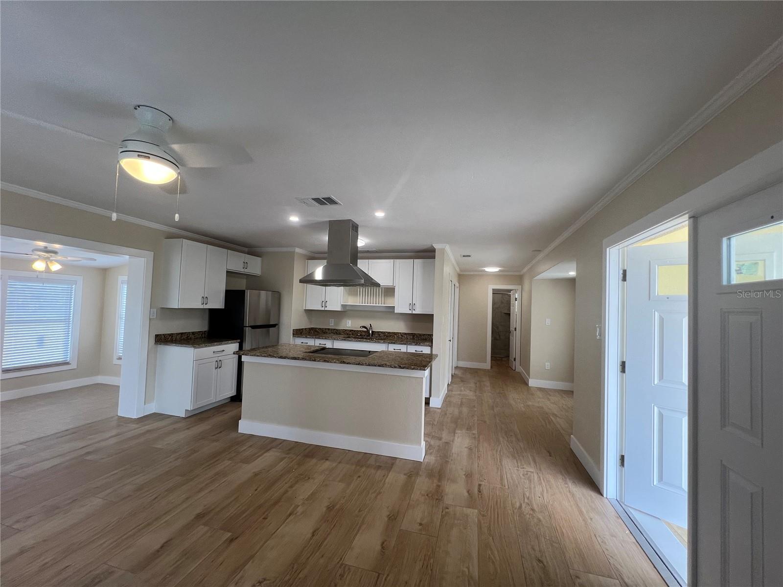 Image 7 of 30 For 2464 Picnic St