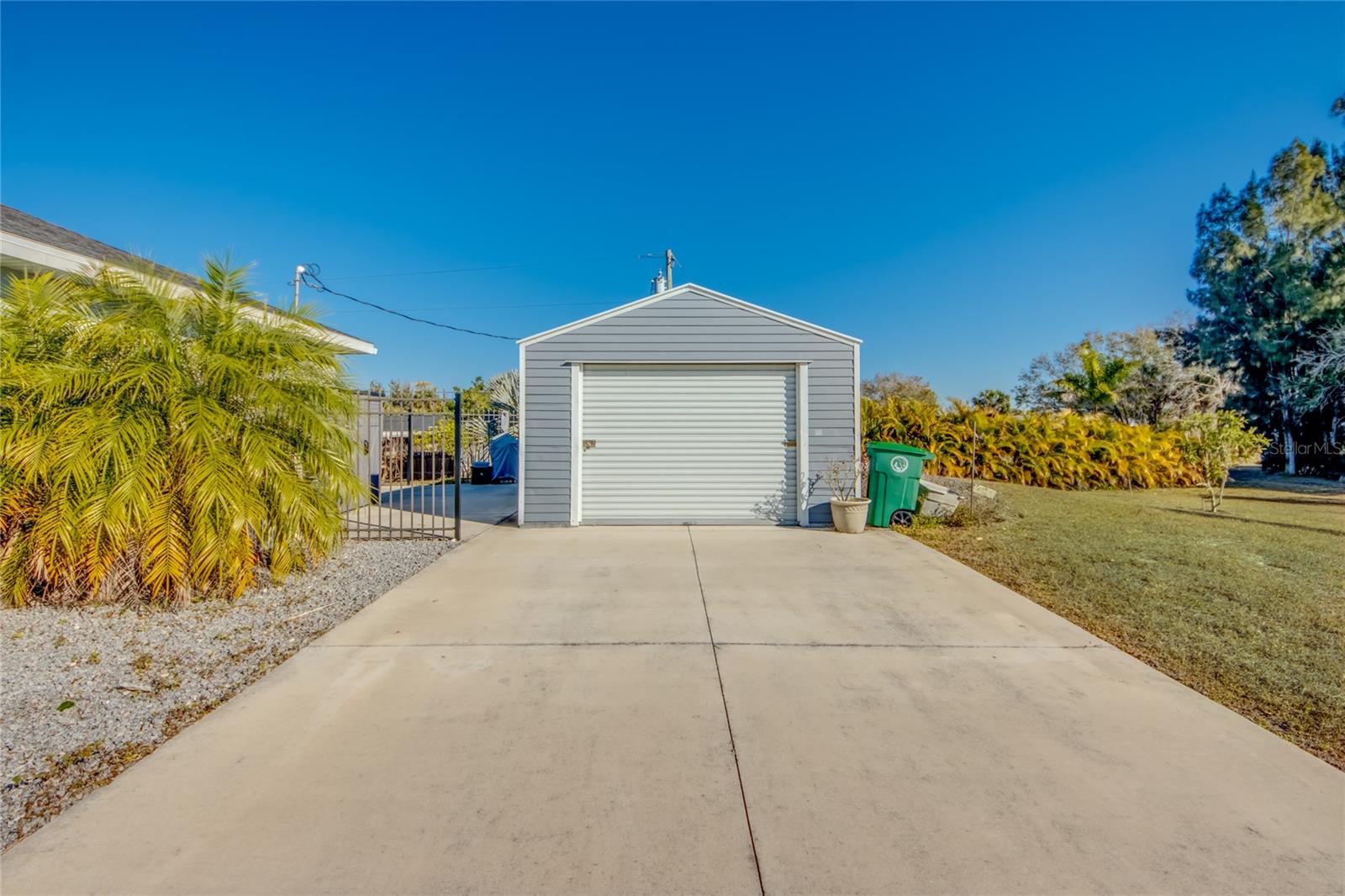 Image 2 of 38 For 3714 Gulf Breeze Lane