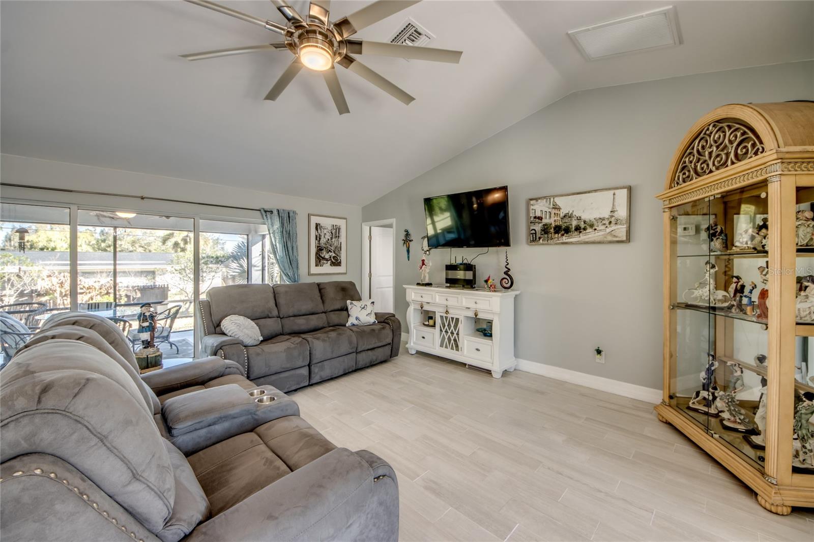 Image 8 of 38 For 3714 Gulf Breeze Lane