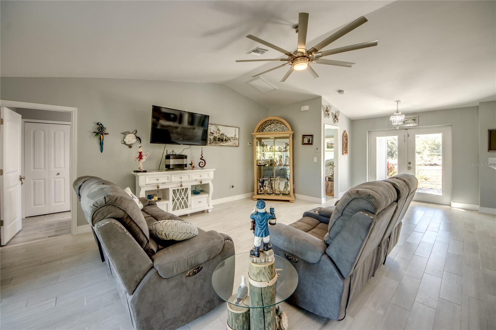 Image 9 of 38 For 3714 Gulf Breeze Lane