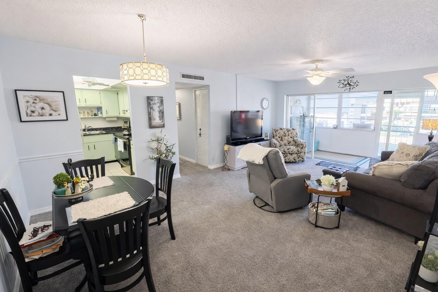 Image 11 of 36 For 21300 Brinson Avenue 111