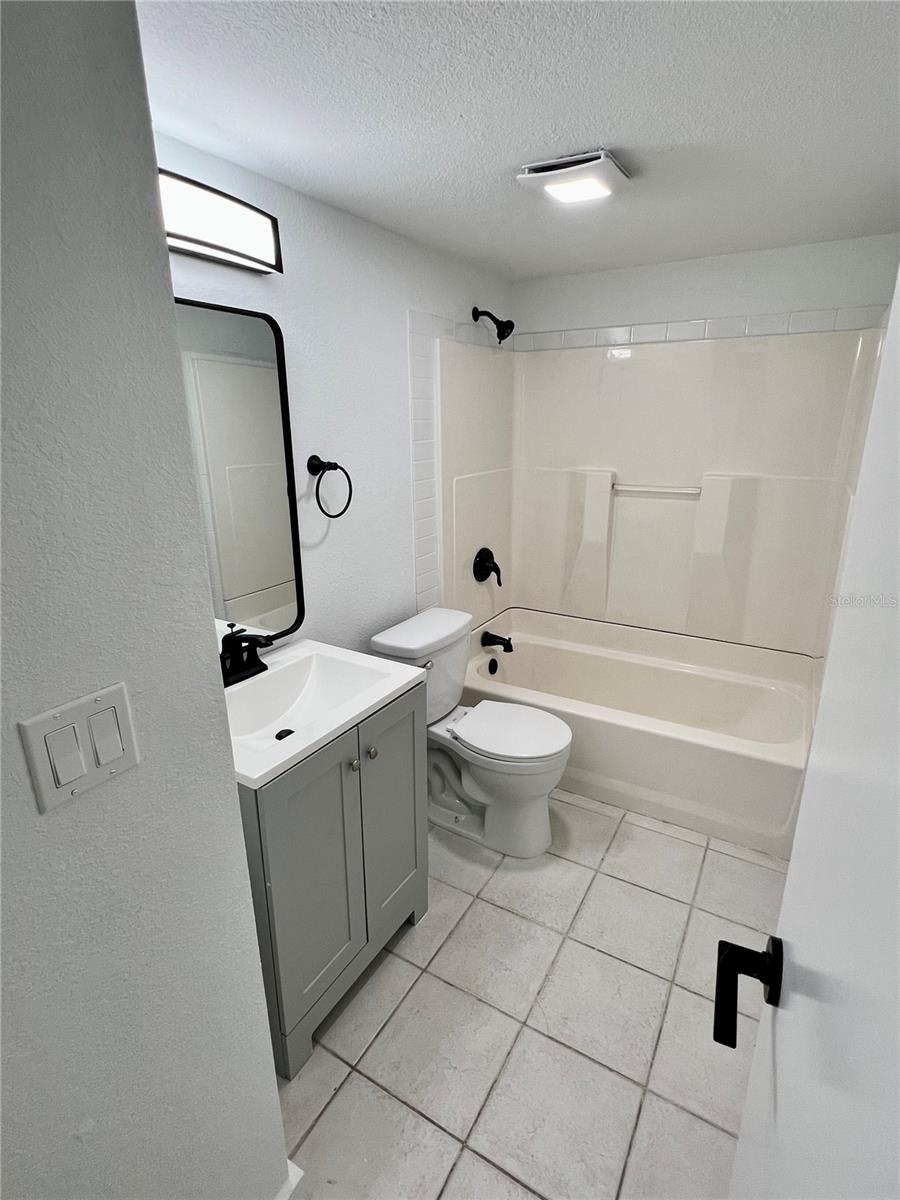 Image 12 of 18 For 146 Boundary Boulevard B101