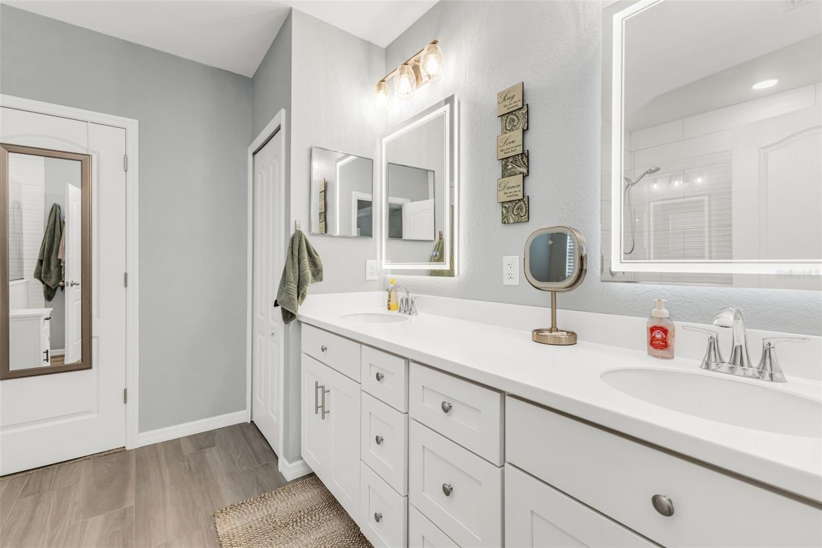 Image 20 of 35 For 26399 Barbinos Drive