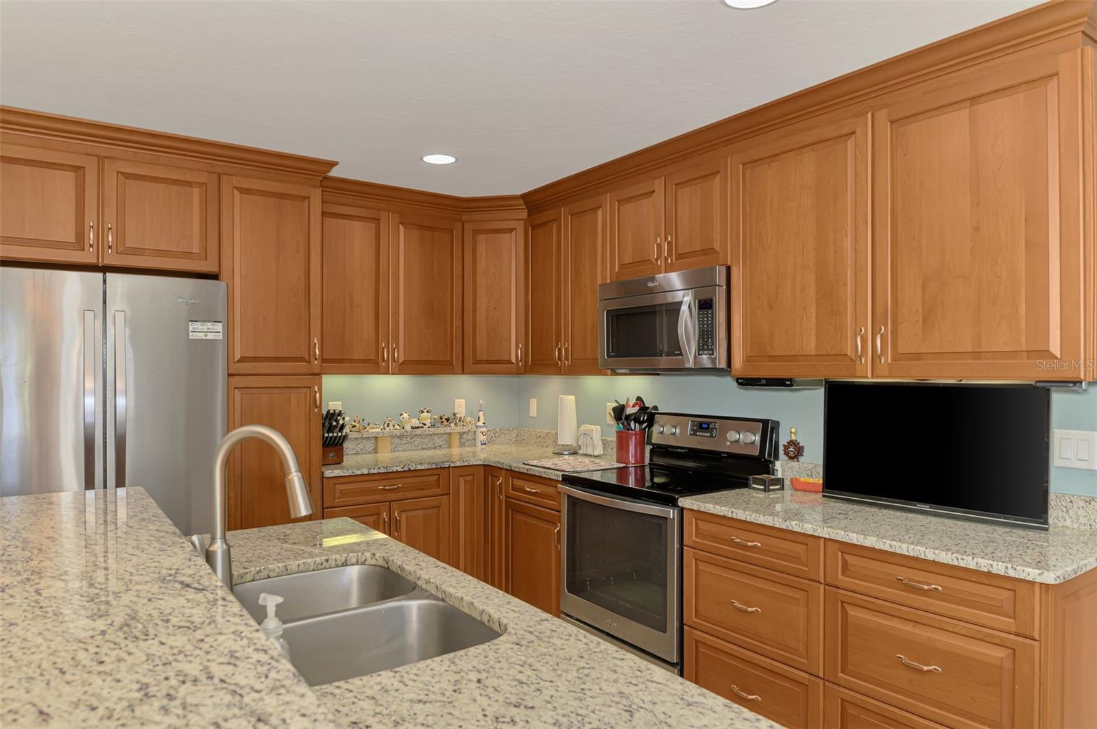 Image 16 of 55 For 863 Kimball Road