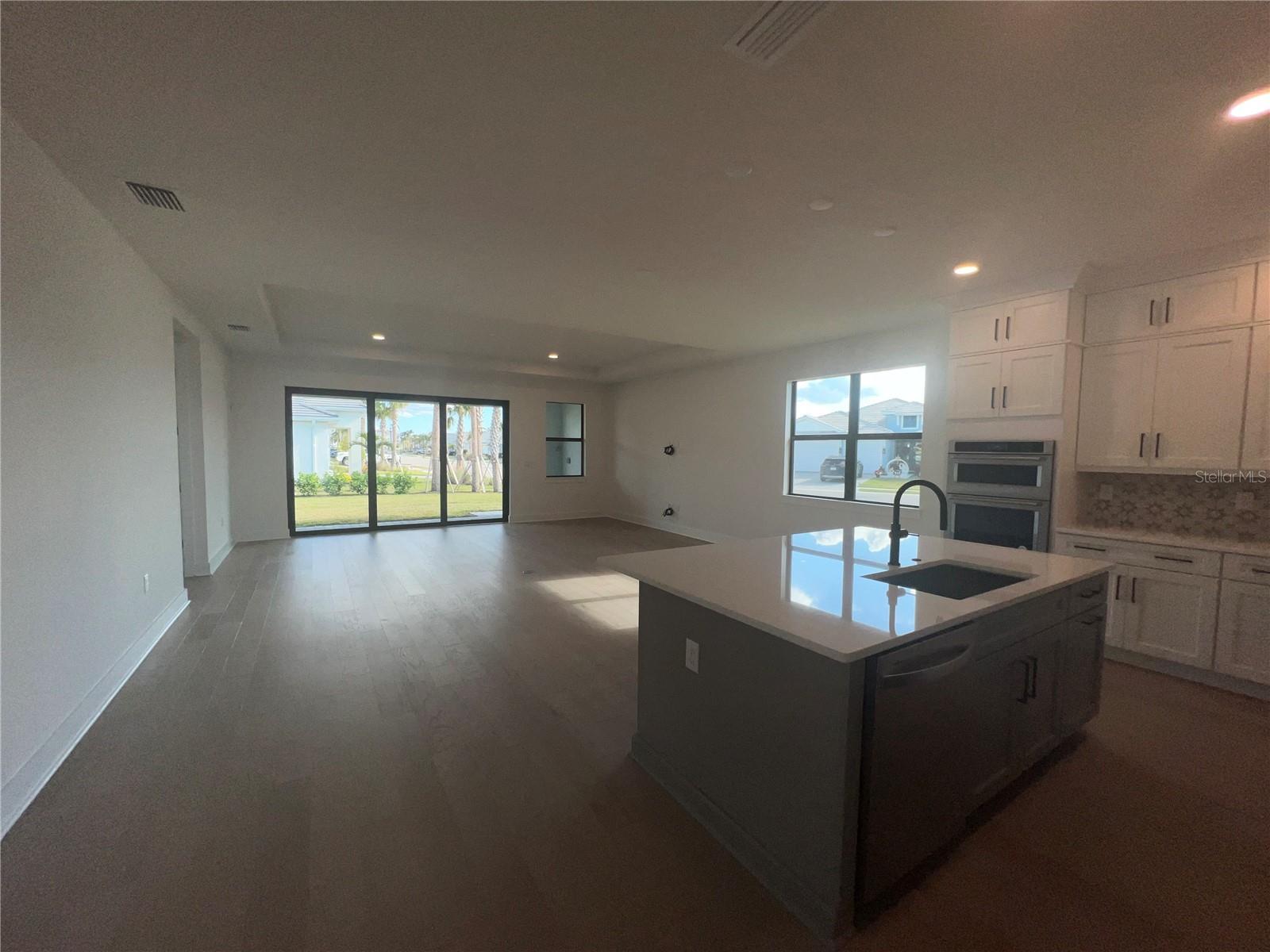 Image 13 of 94 For 18460 Midsummer Place