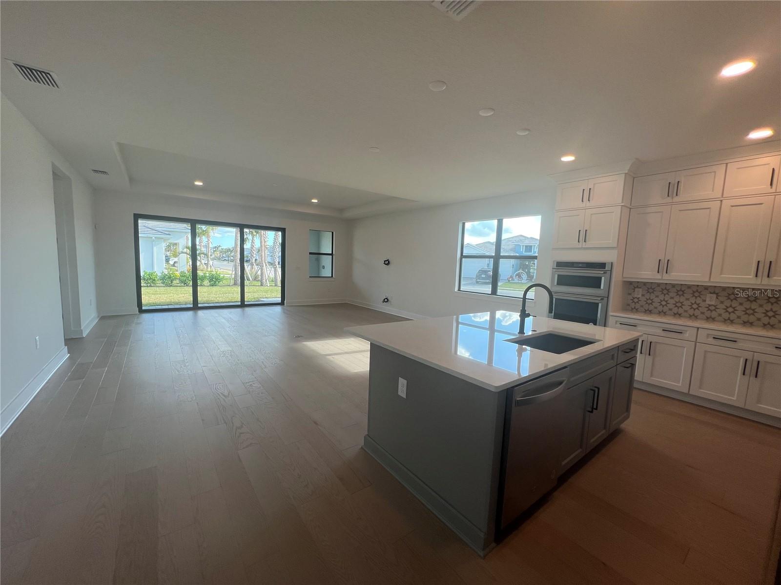 Image 14 of 94 For 18460 Midsummer Place