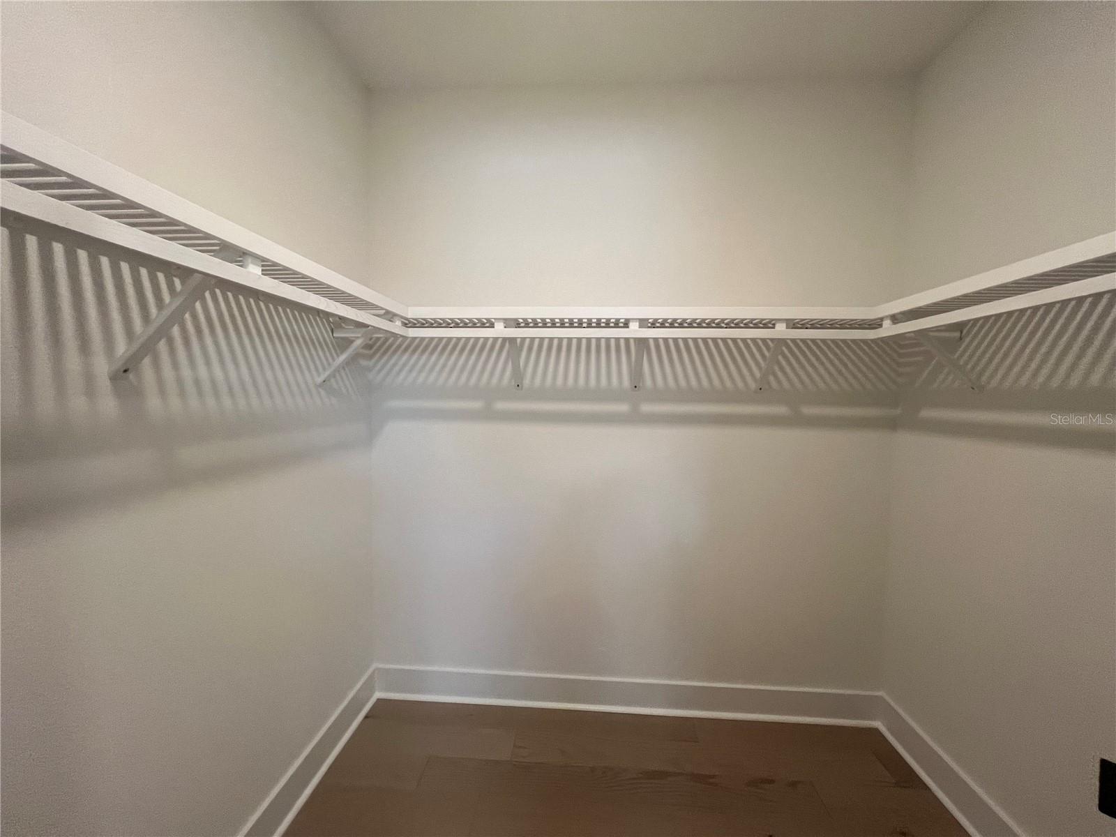 Image 27 of 94 For 18460 Midsummer Place