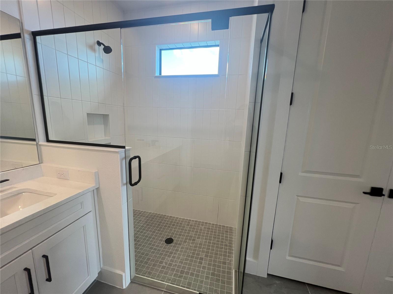 Image 29 of 94 For 18460 Midsummer Place