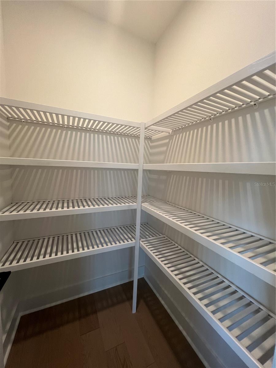 Image 32 of 94 For 18460 Midsummer Place