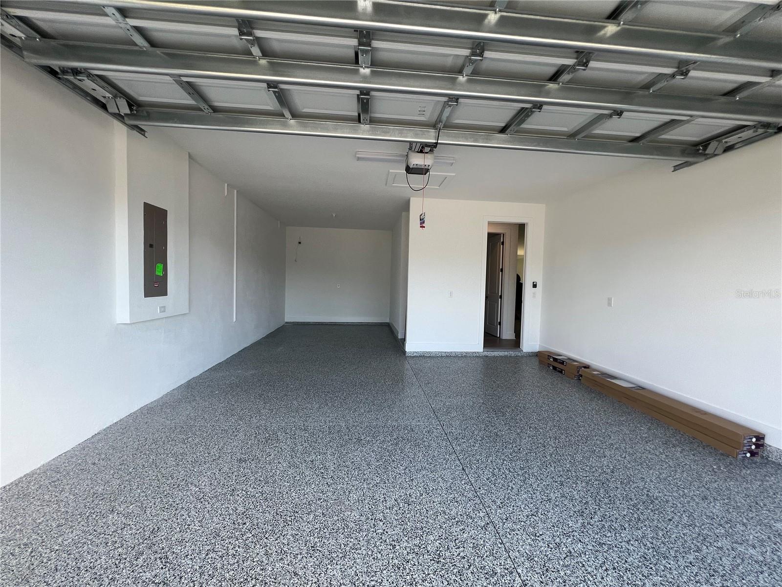 Image 42 of 94 For 18460 Midsummer Place