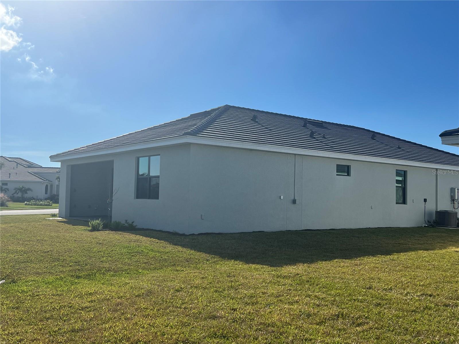 Image 48 of 94 For 18460 Midsummer Place