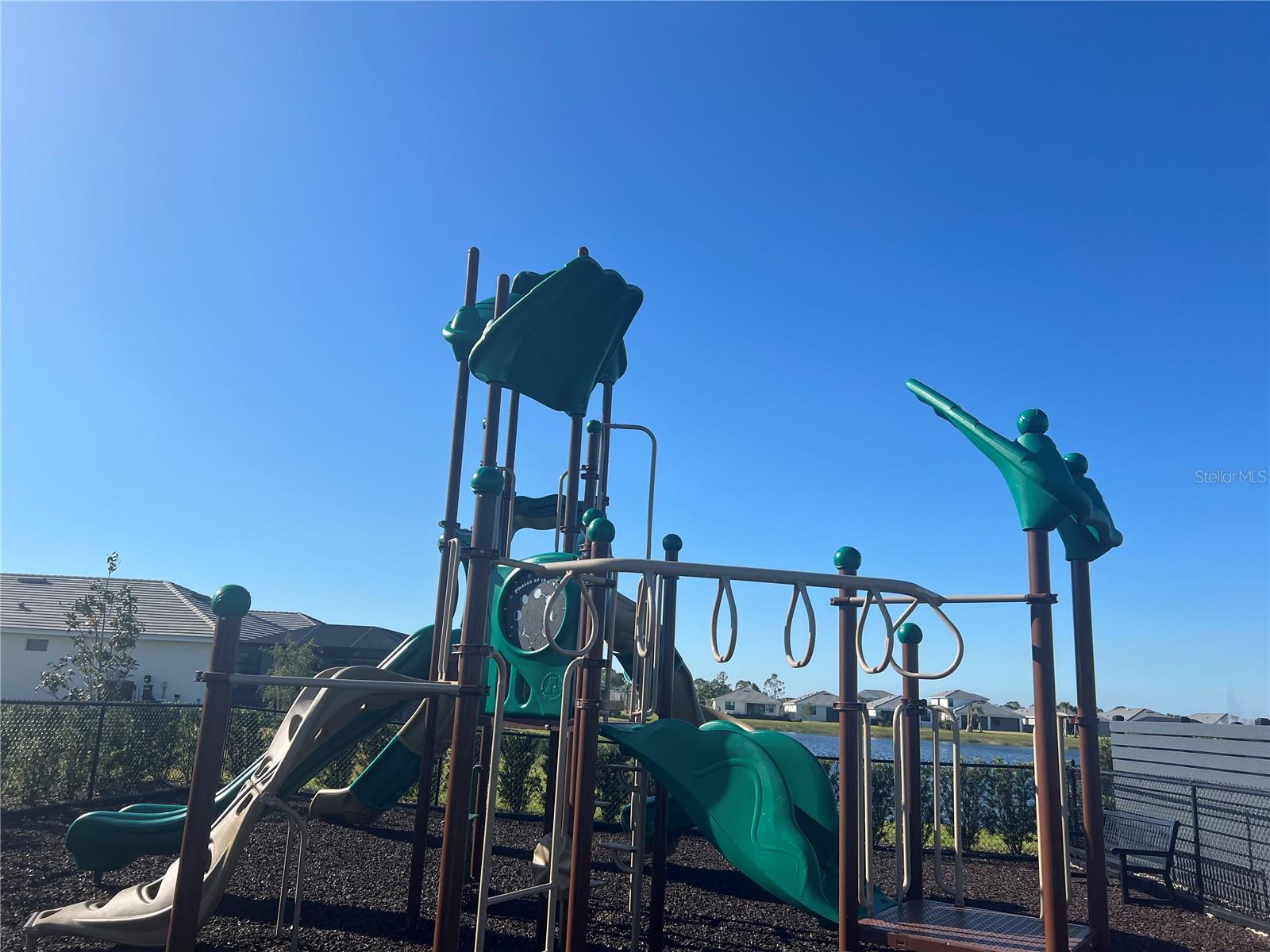 Image 50 of 94 For 18460 Midsummer Place