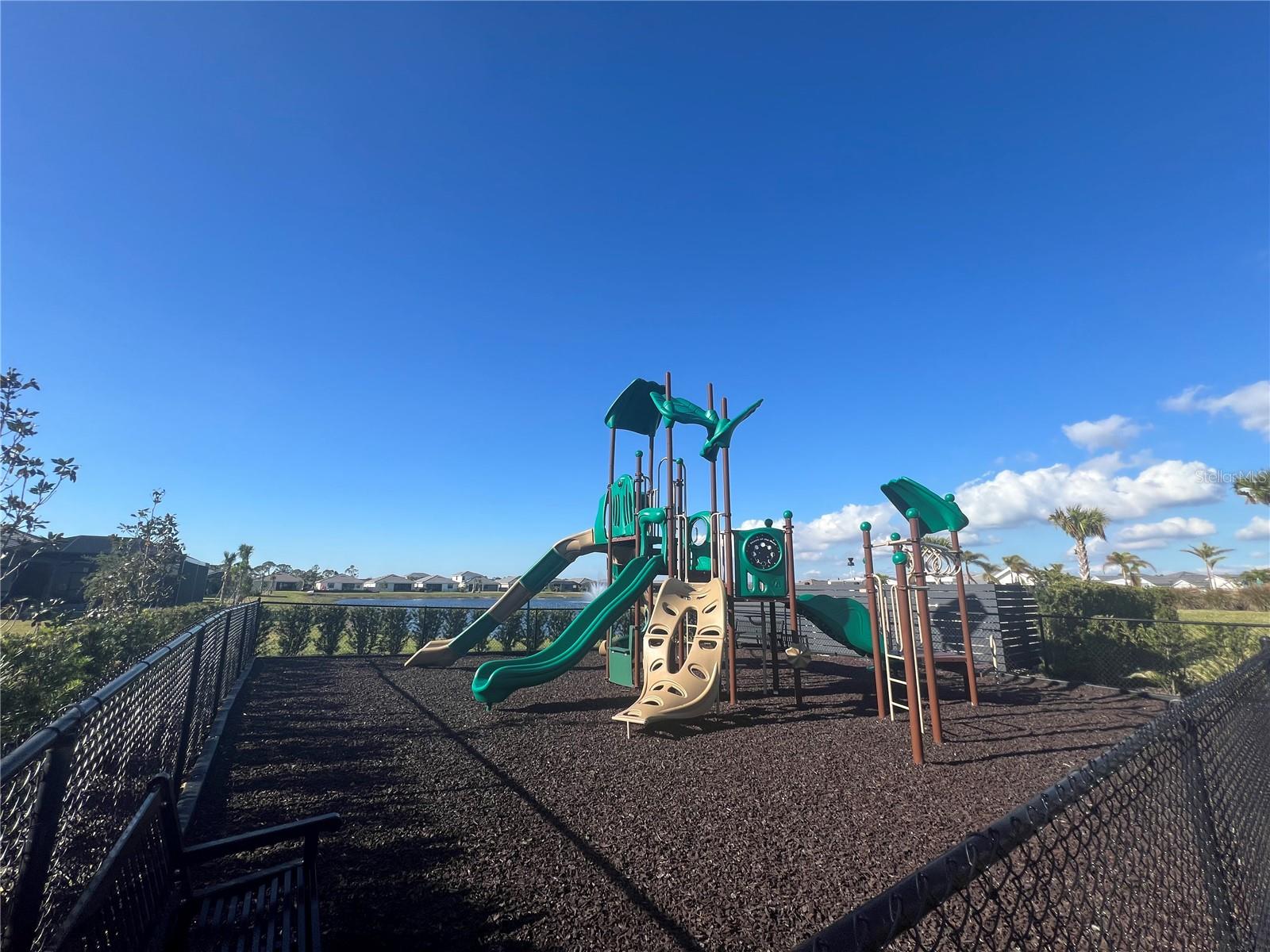 Image 51 of 94 For 18460 Midsummer Place