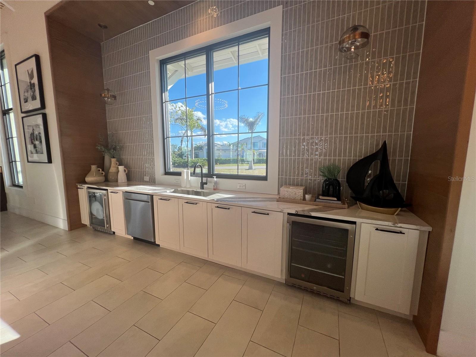 Image 62 of 94 For 18460 Midsummer Place