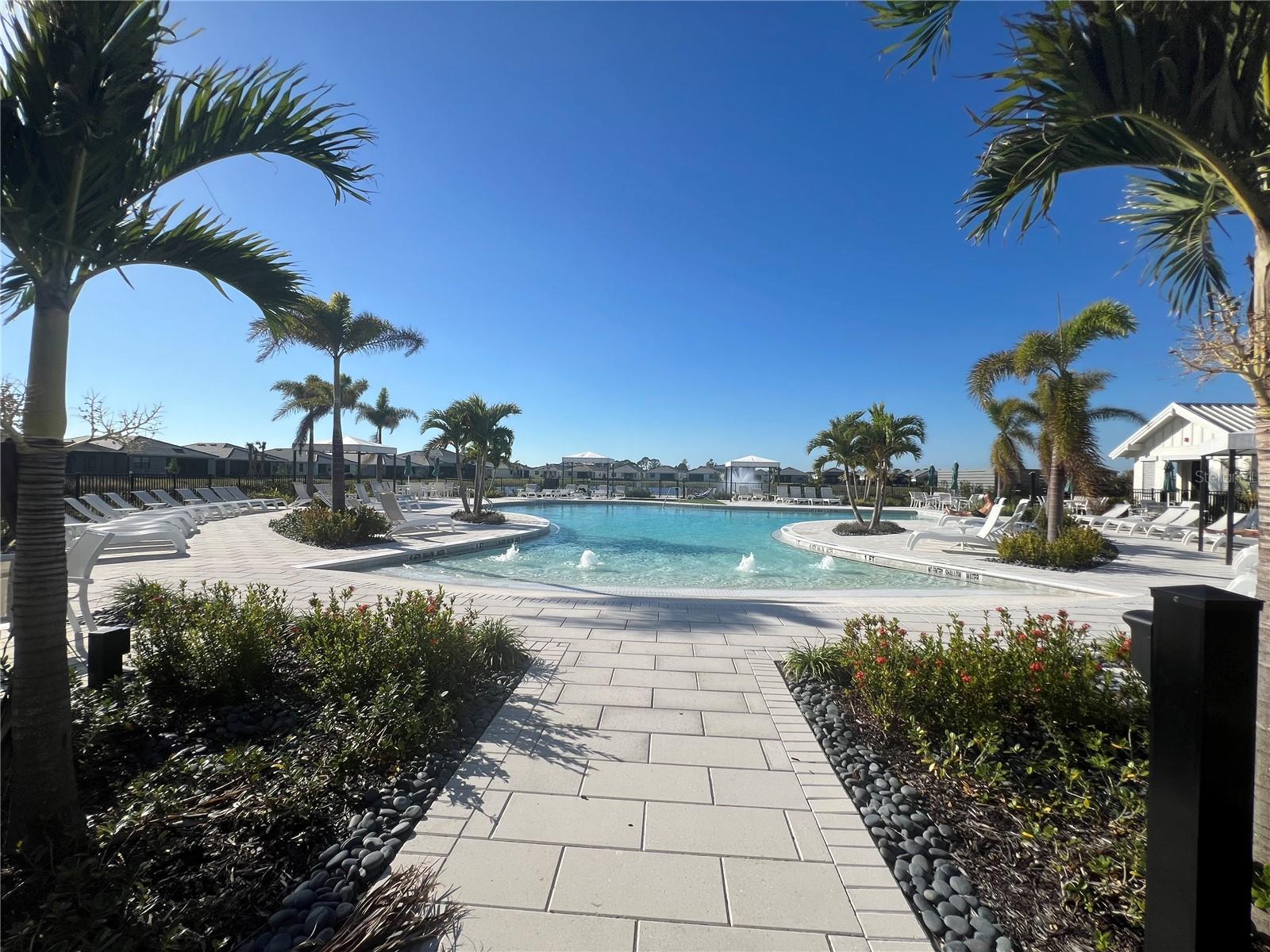 Image 72 of 94 For 18460 Midsummer Place