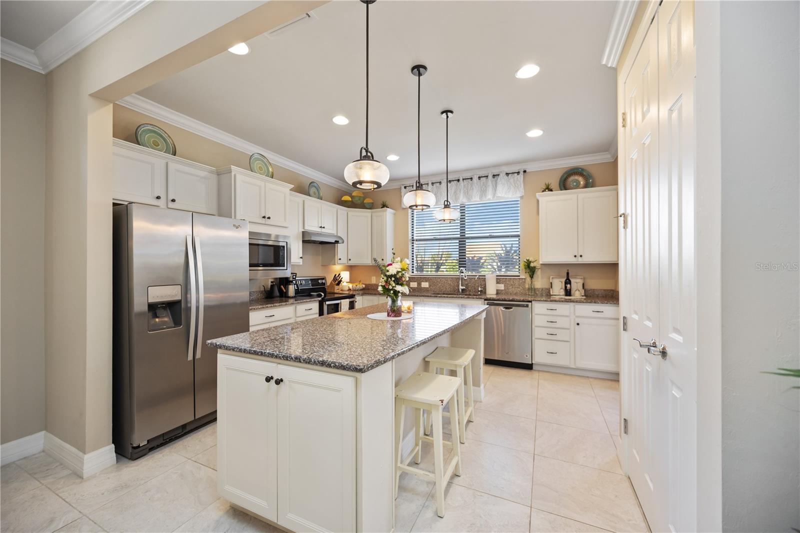 Image 11 of 37 For 13848 Alafaya Street