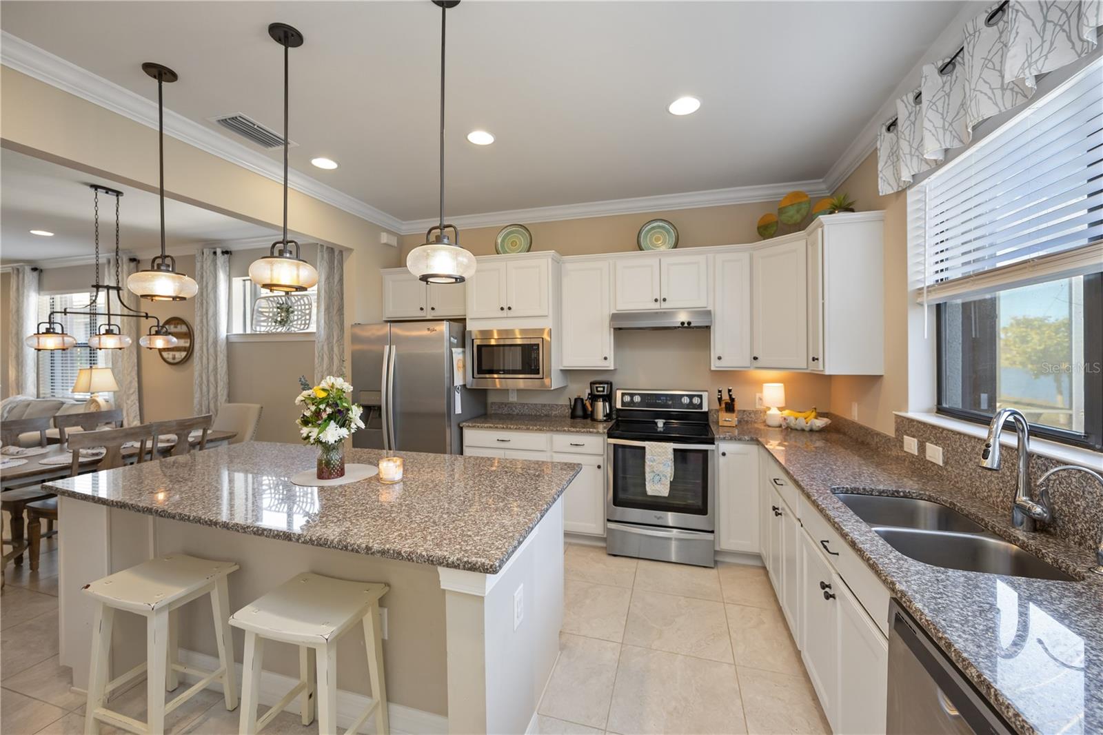 Image 15 of 37 For 13848 Alafaya Street