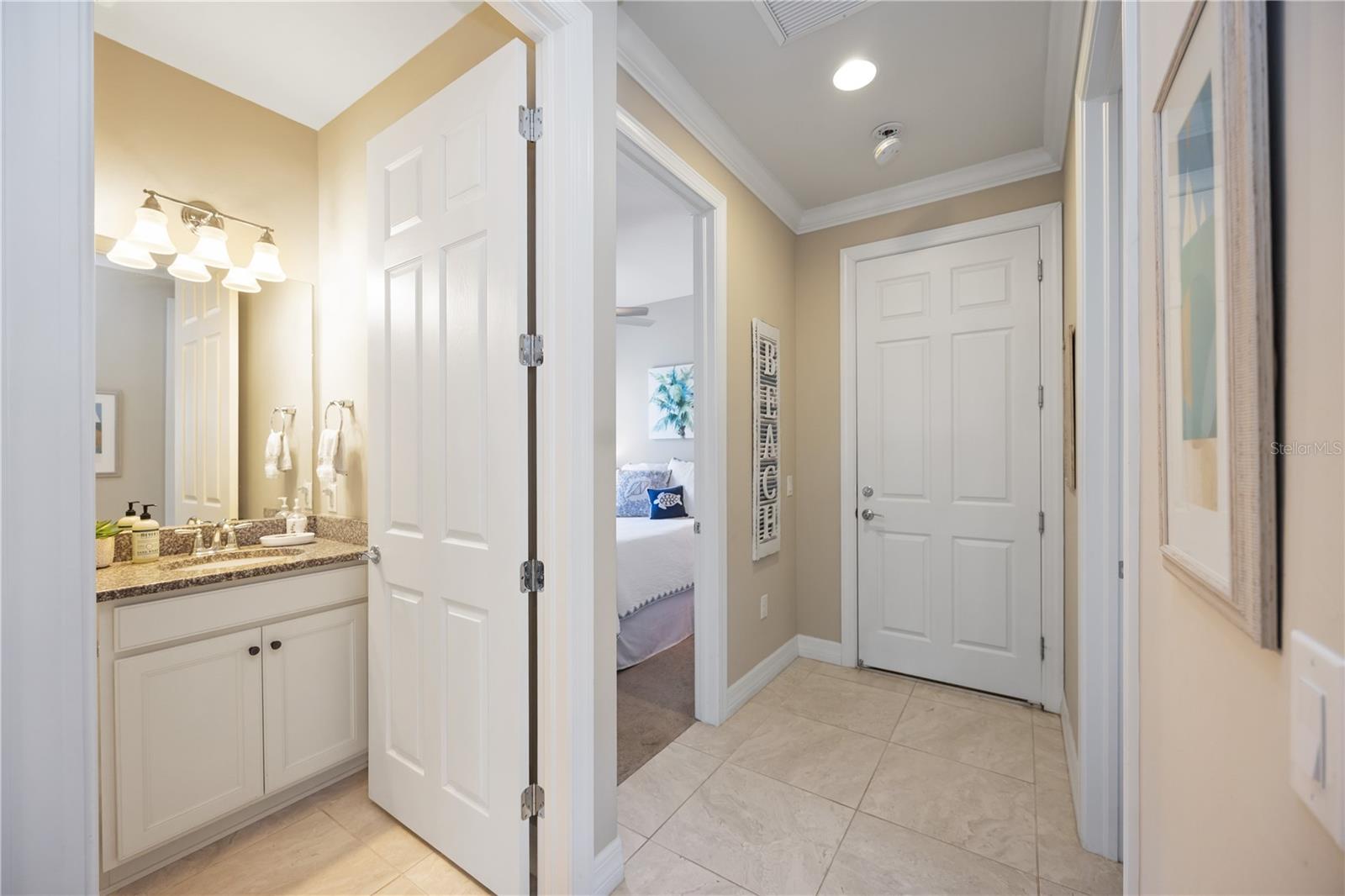 Image 26 of 37 For 13848 Alafaya Street