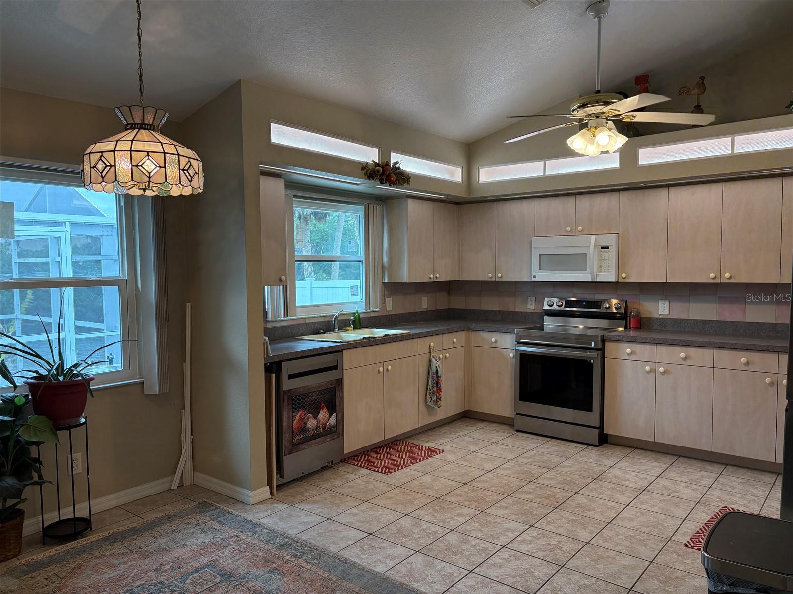 Image 12 of 62 For 4041 Barbary Lane