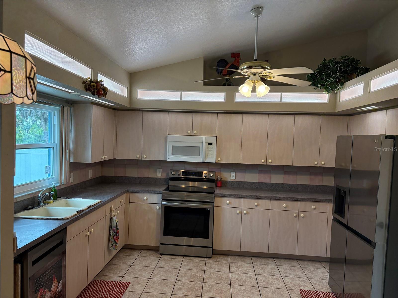 Image 13 of 62 For 4041 Barbary Lane