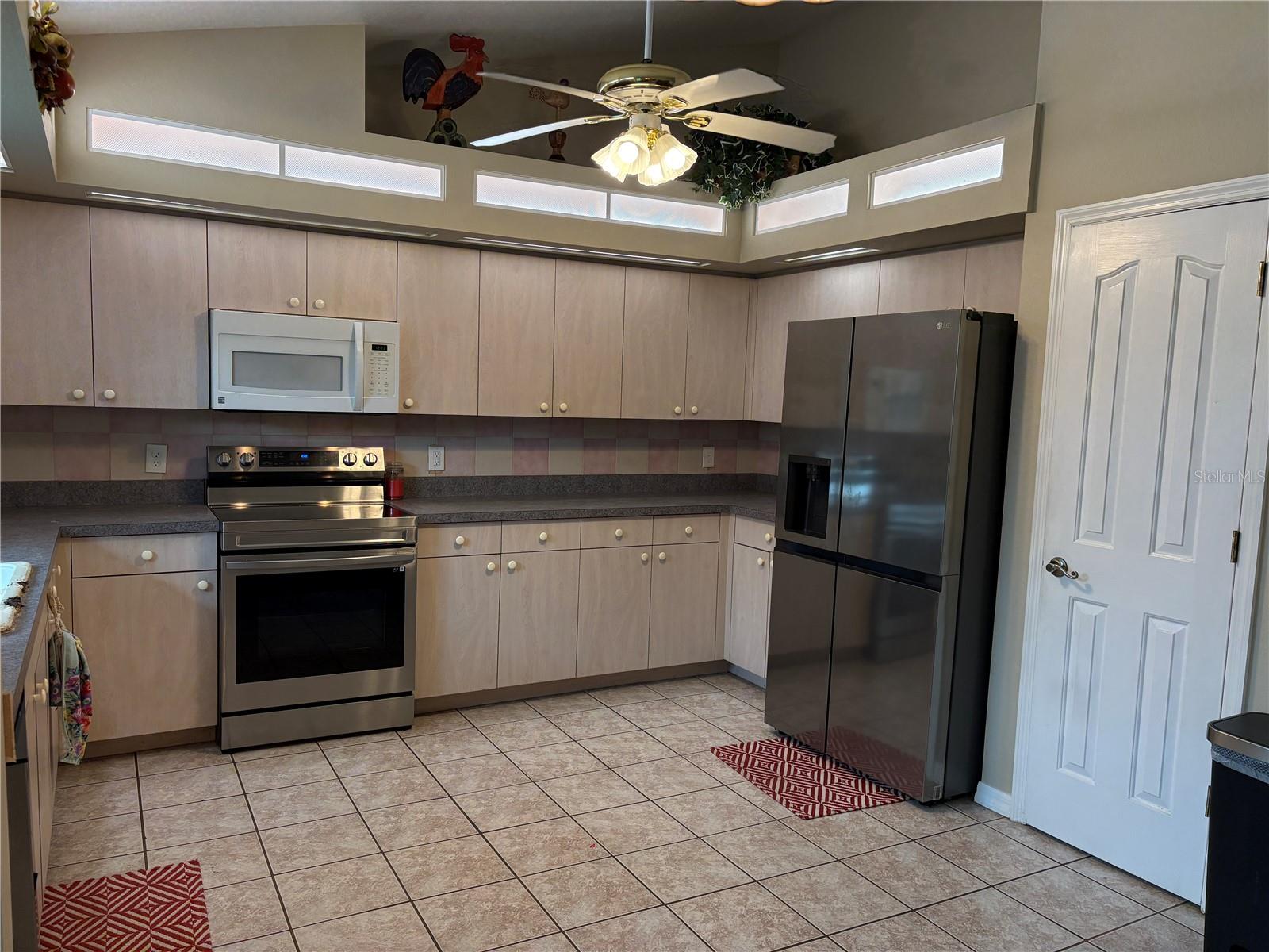 Image 14 of 62 For 4041 Barbary Lane