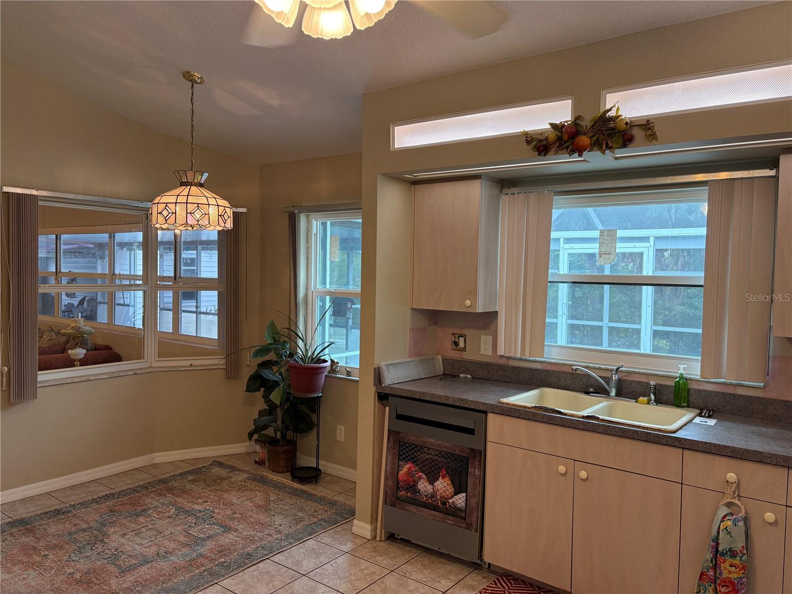 Image 15 of 62 For 4041 Barbary Lane