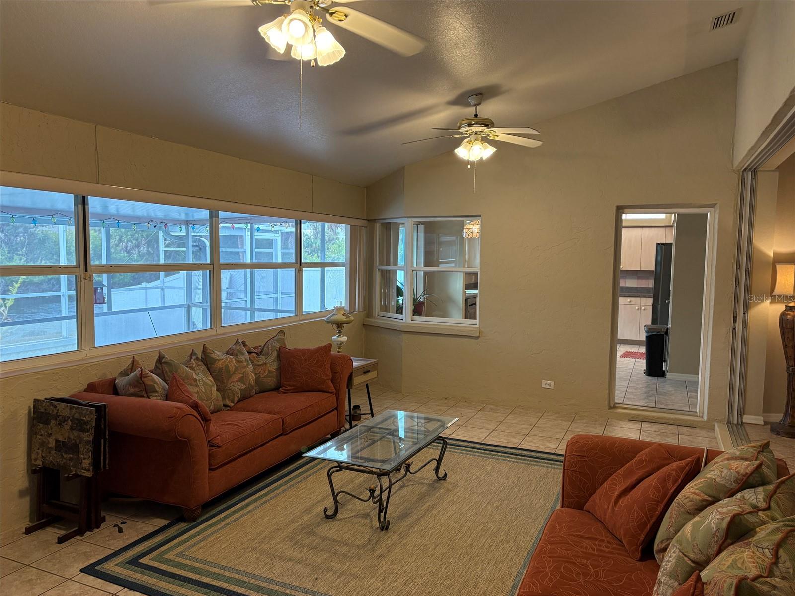 Image 18 of 62 For 4041 Barbary Lane