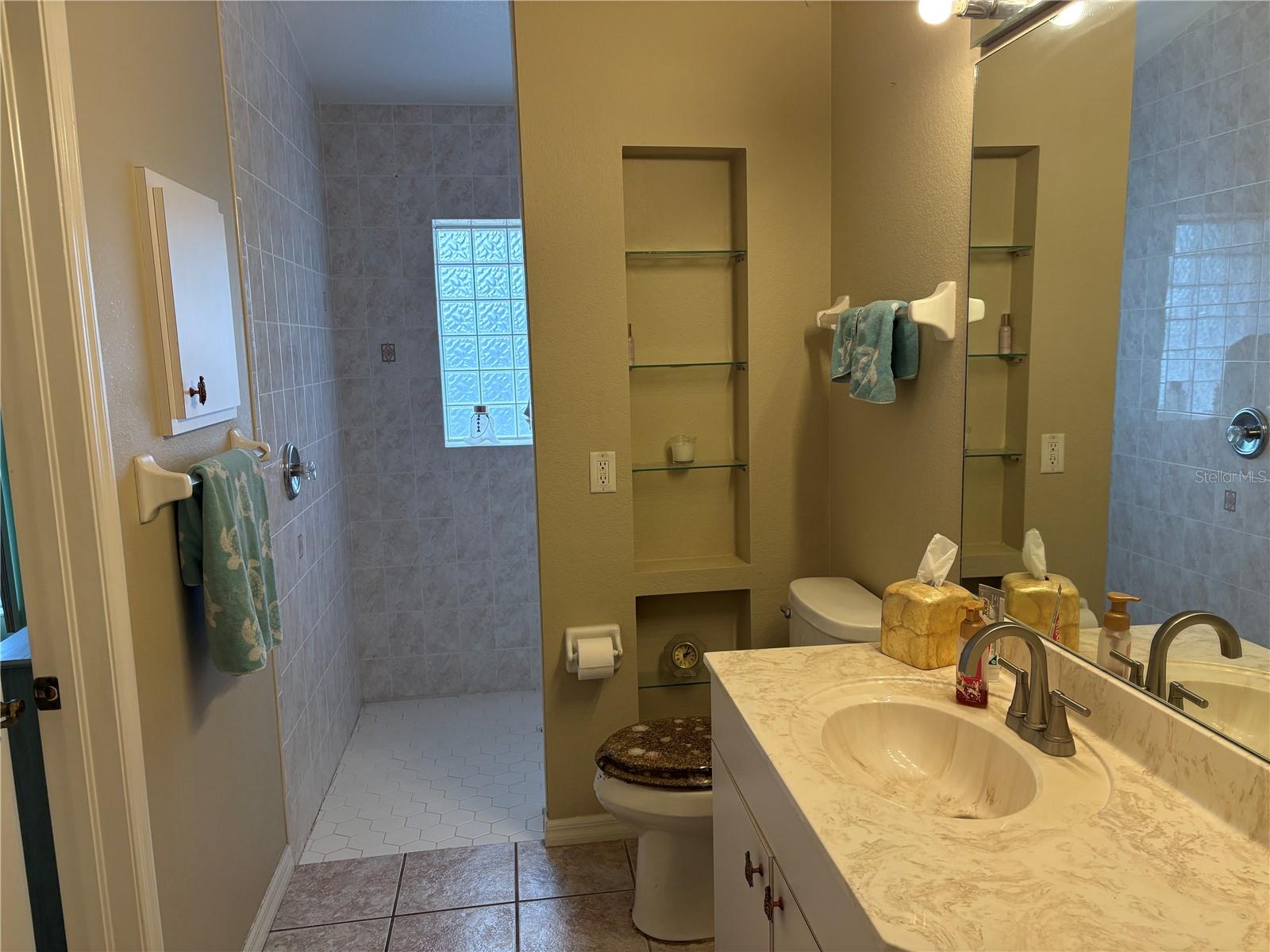 Image 22 of 62 For 4041 Barbary Lane