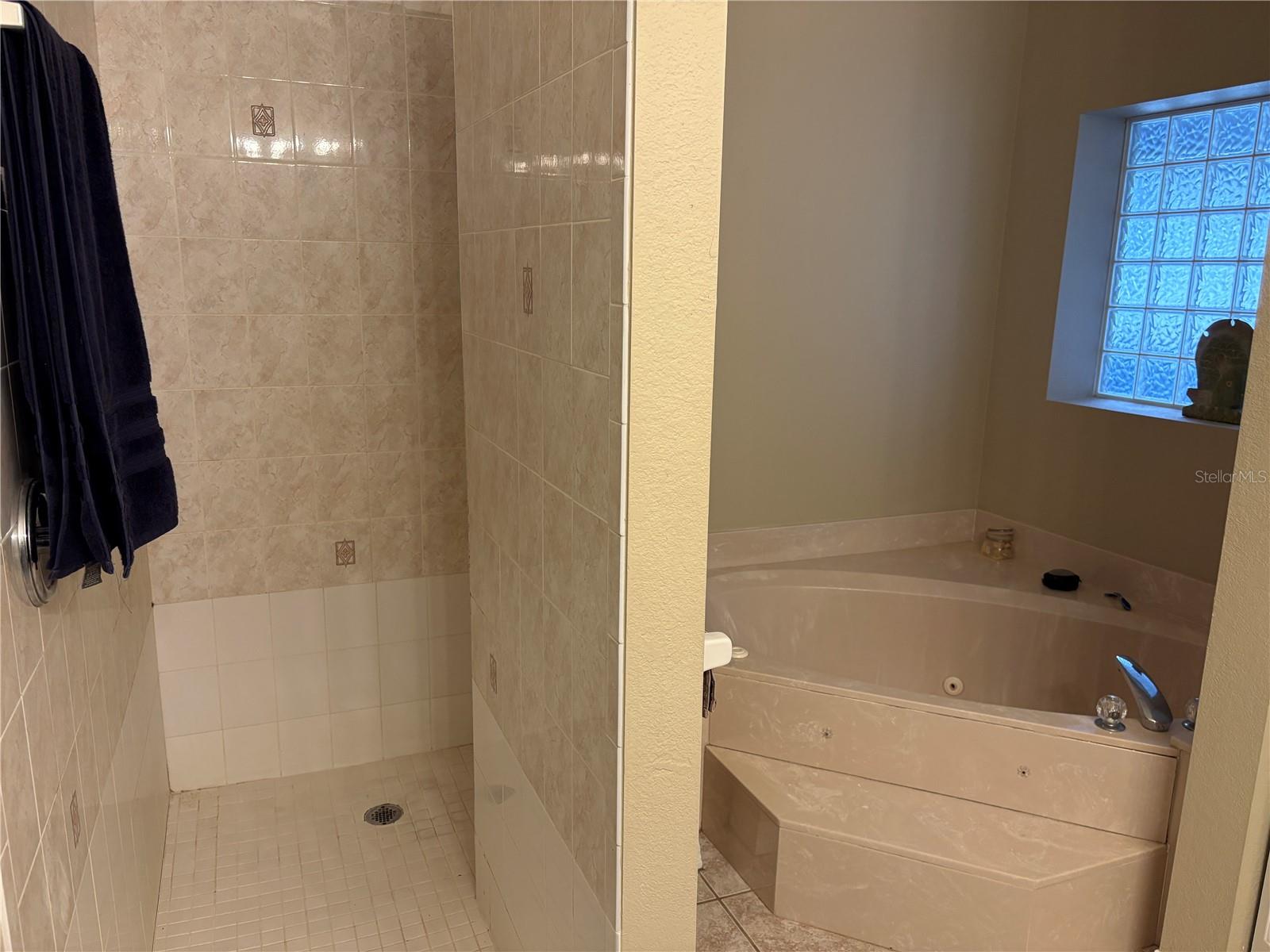 Image 23 of 62 For 4041 Barbary Lane