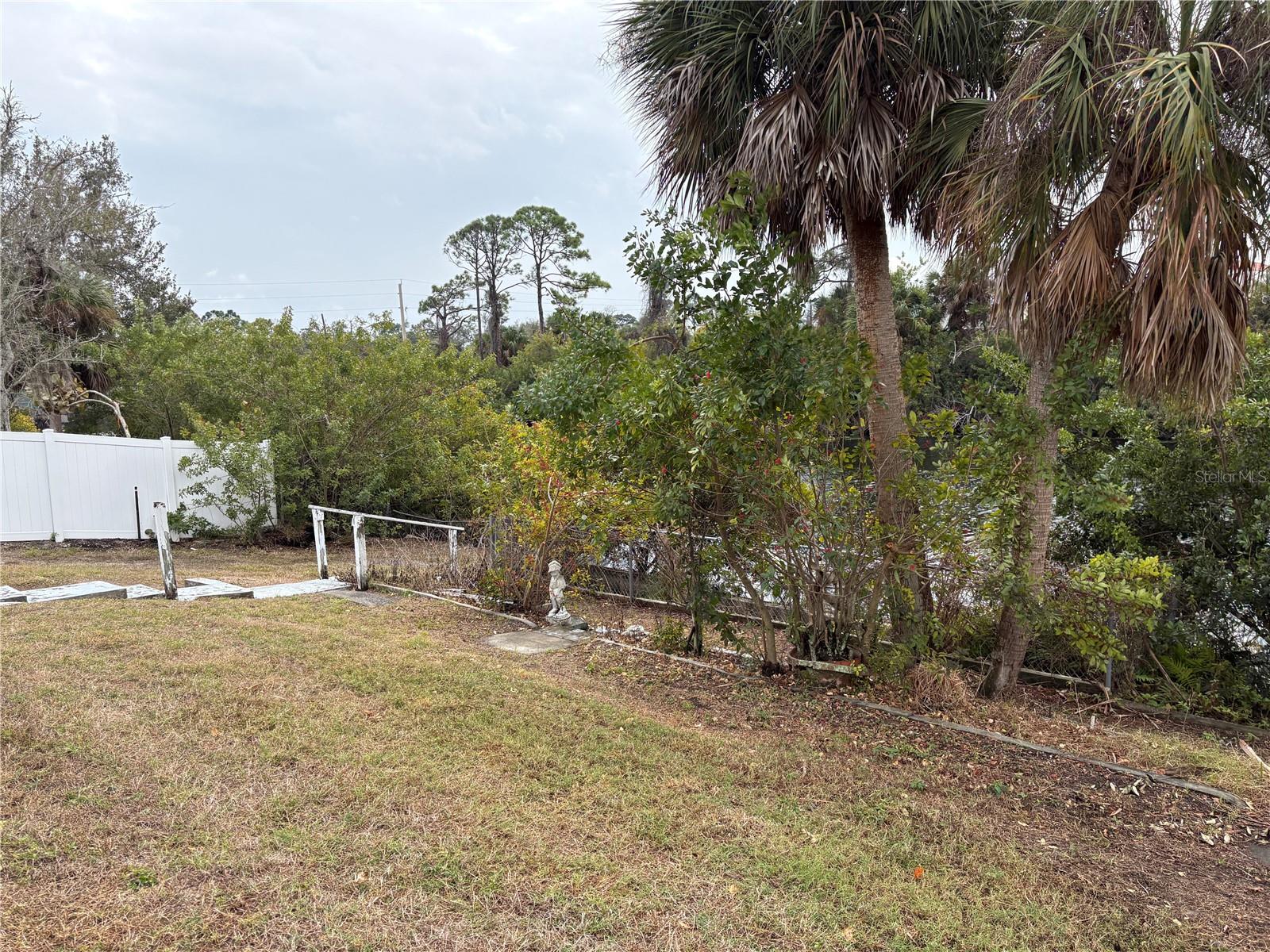 Image 40 of 62 For 4041 Barbary Lane