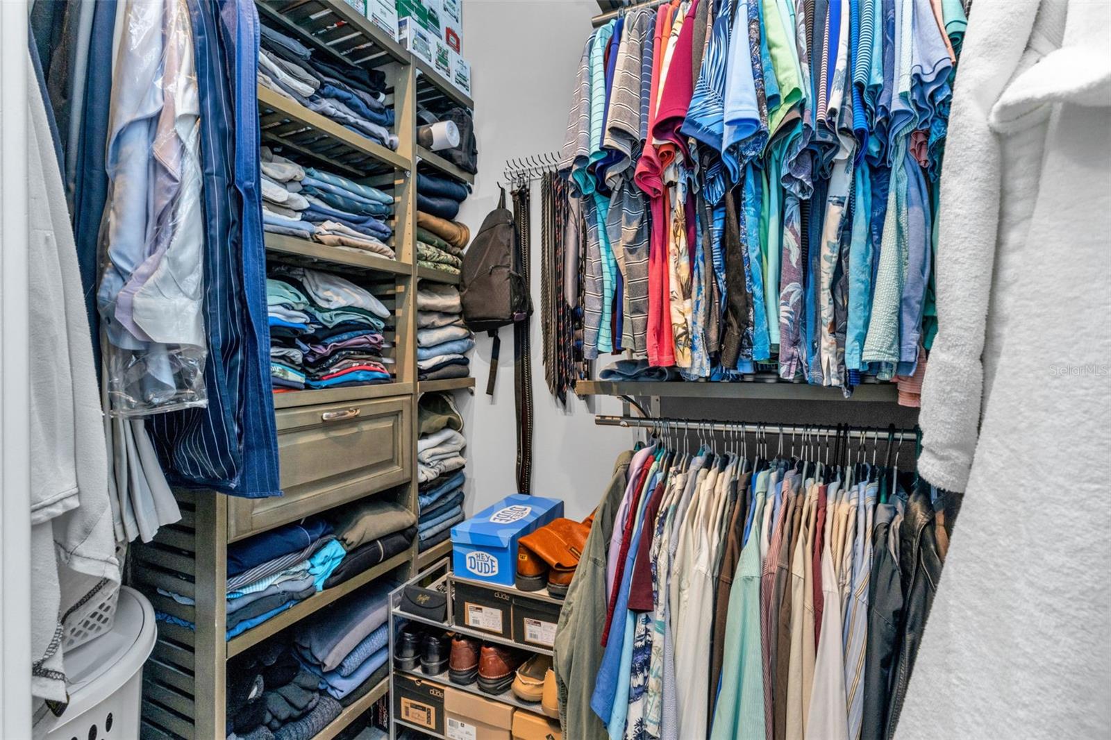 Image 37 of 100 For 125 Great Isaac Court